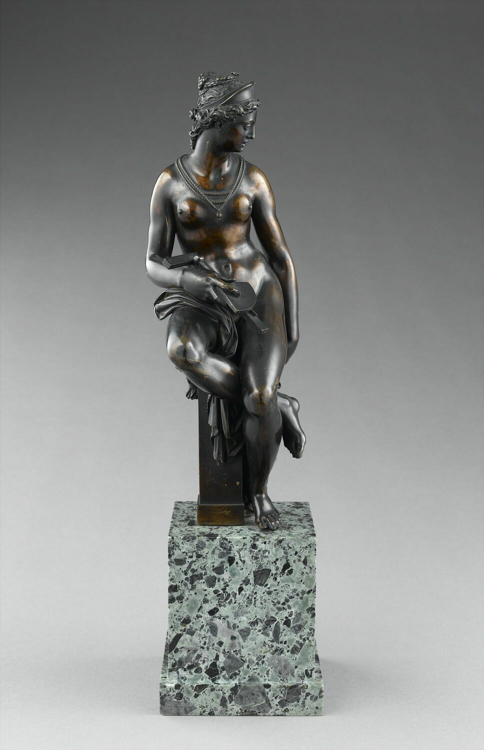 Statuette : l'Architecture