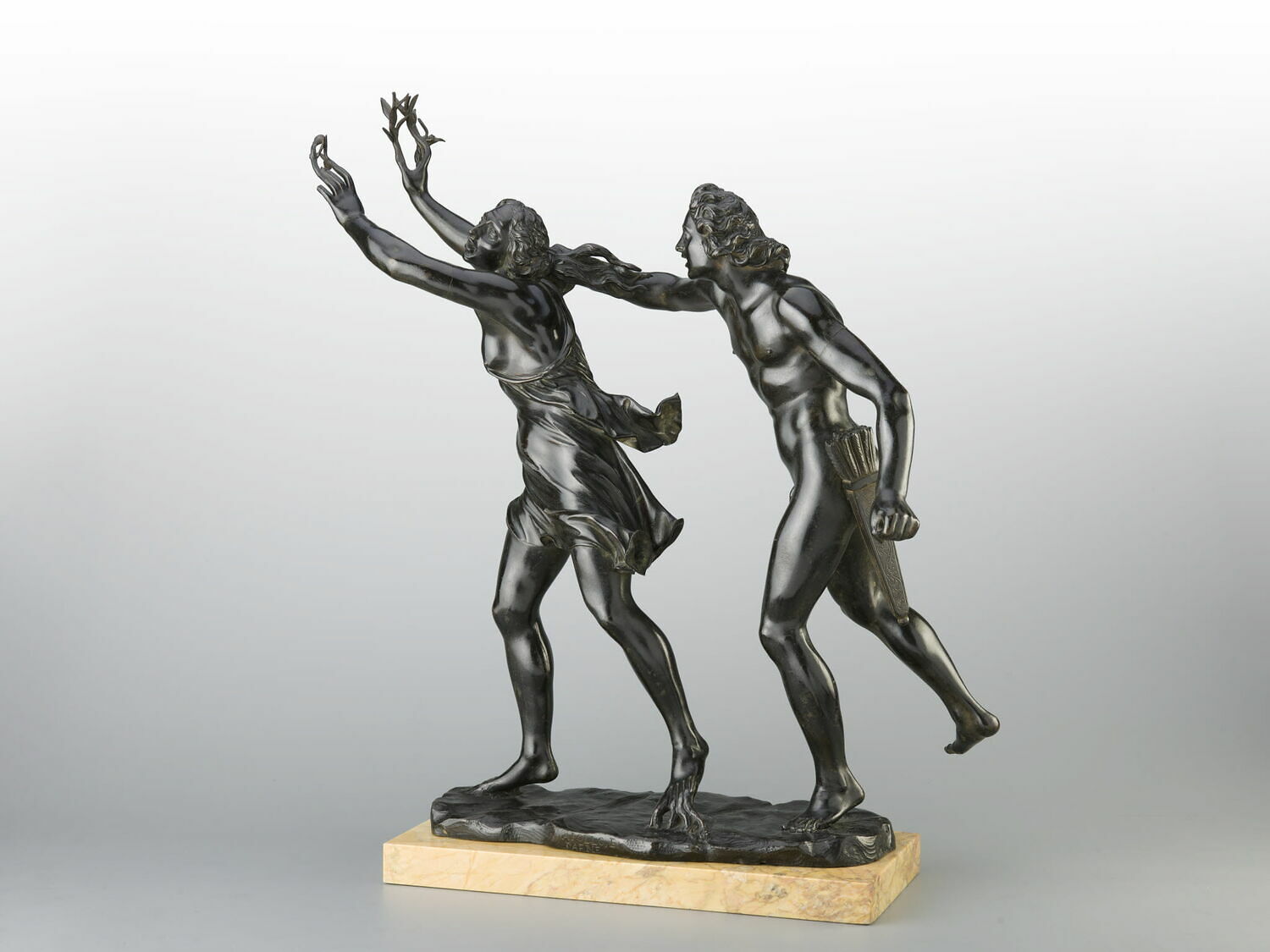 Groupe Sculpté Apollon Et Daphné Louvre Collections