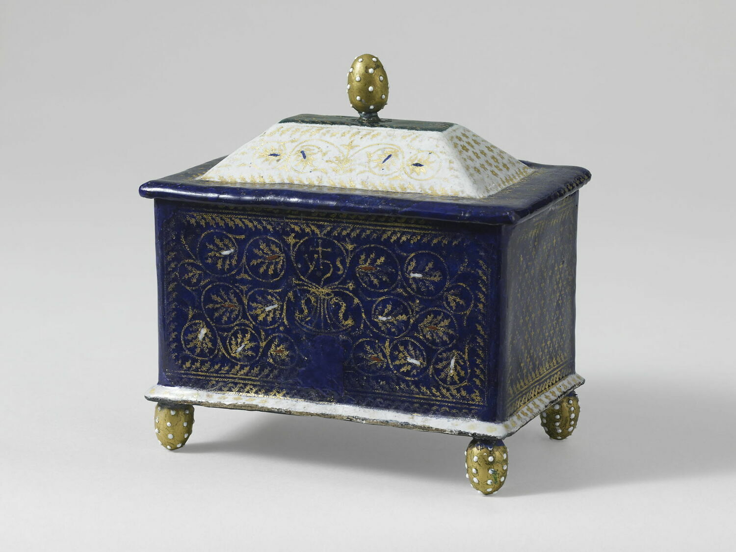 Coffret au monogramme YHS