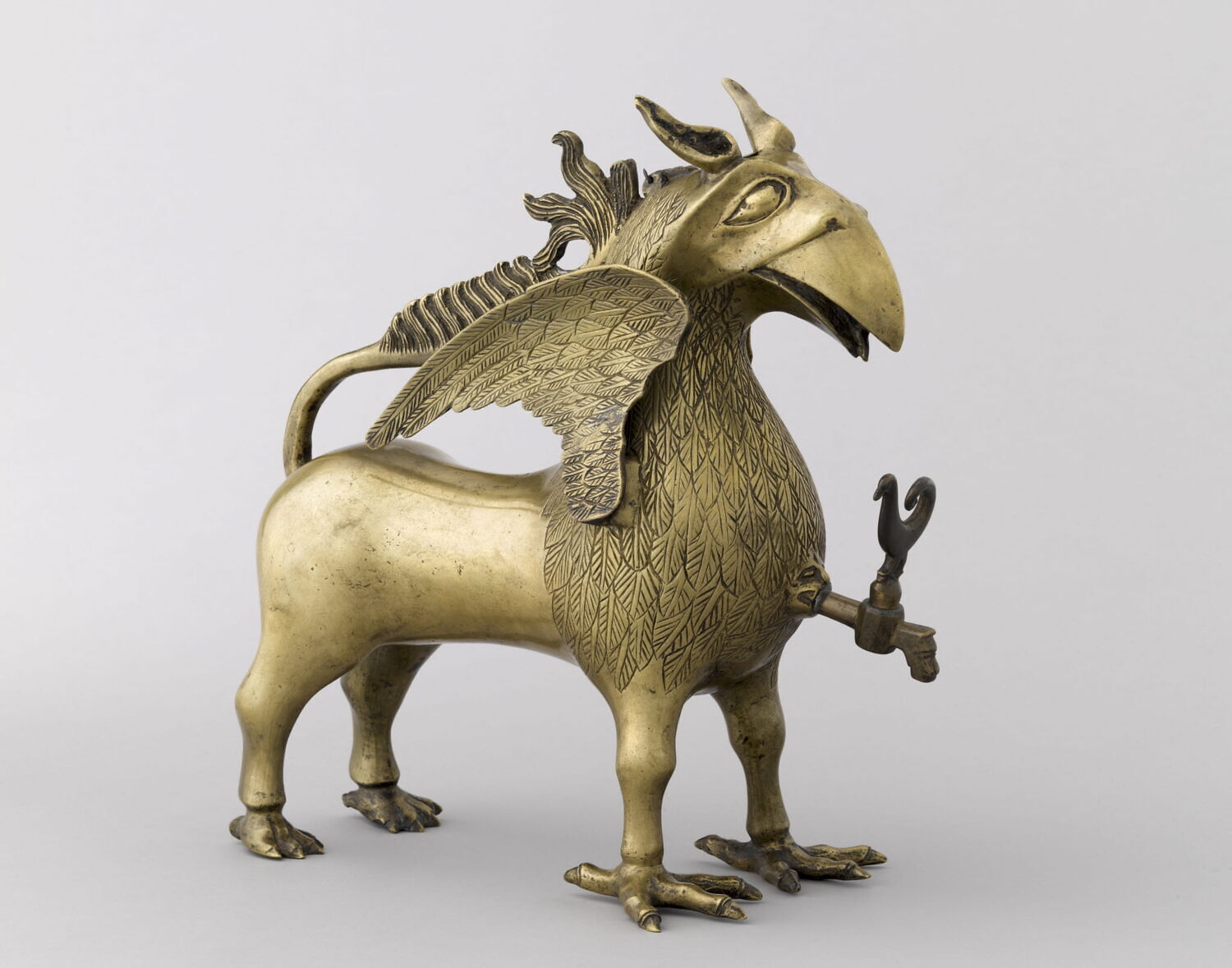 Aquamanile griffon ailé Louvre Collections