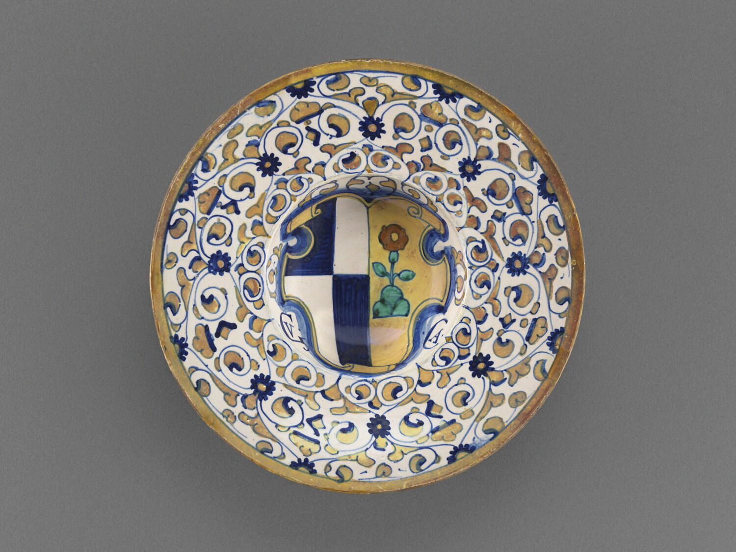 Coupe ronde : armoiries des Crispolti de Pérouse et des Onofrii de Foligno
