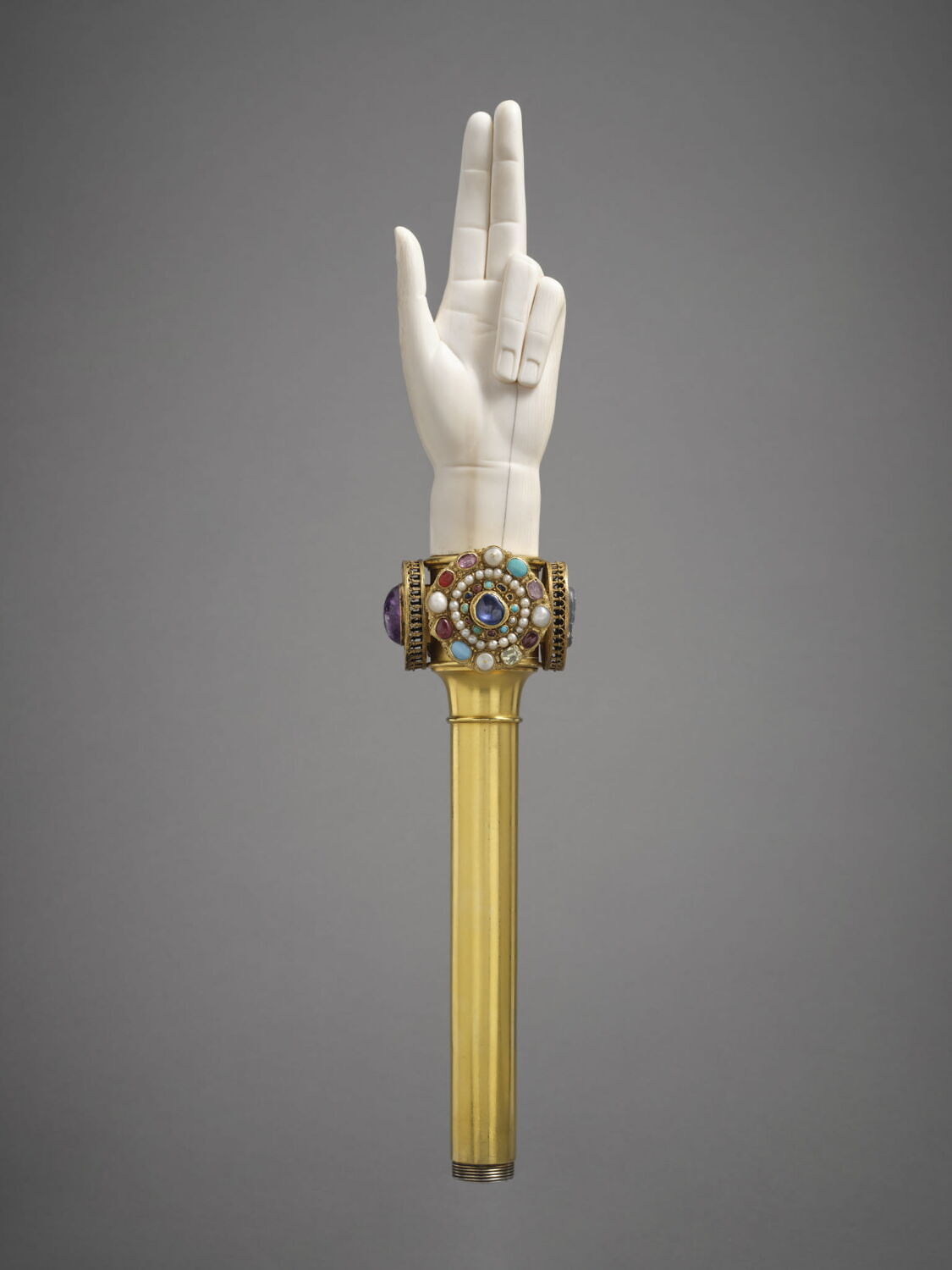 Main de Justice du Sacre avec anneau de Saint-Denis
