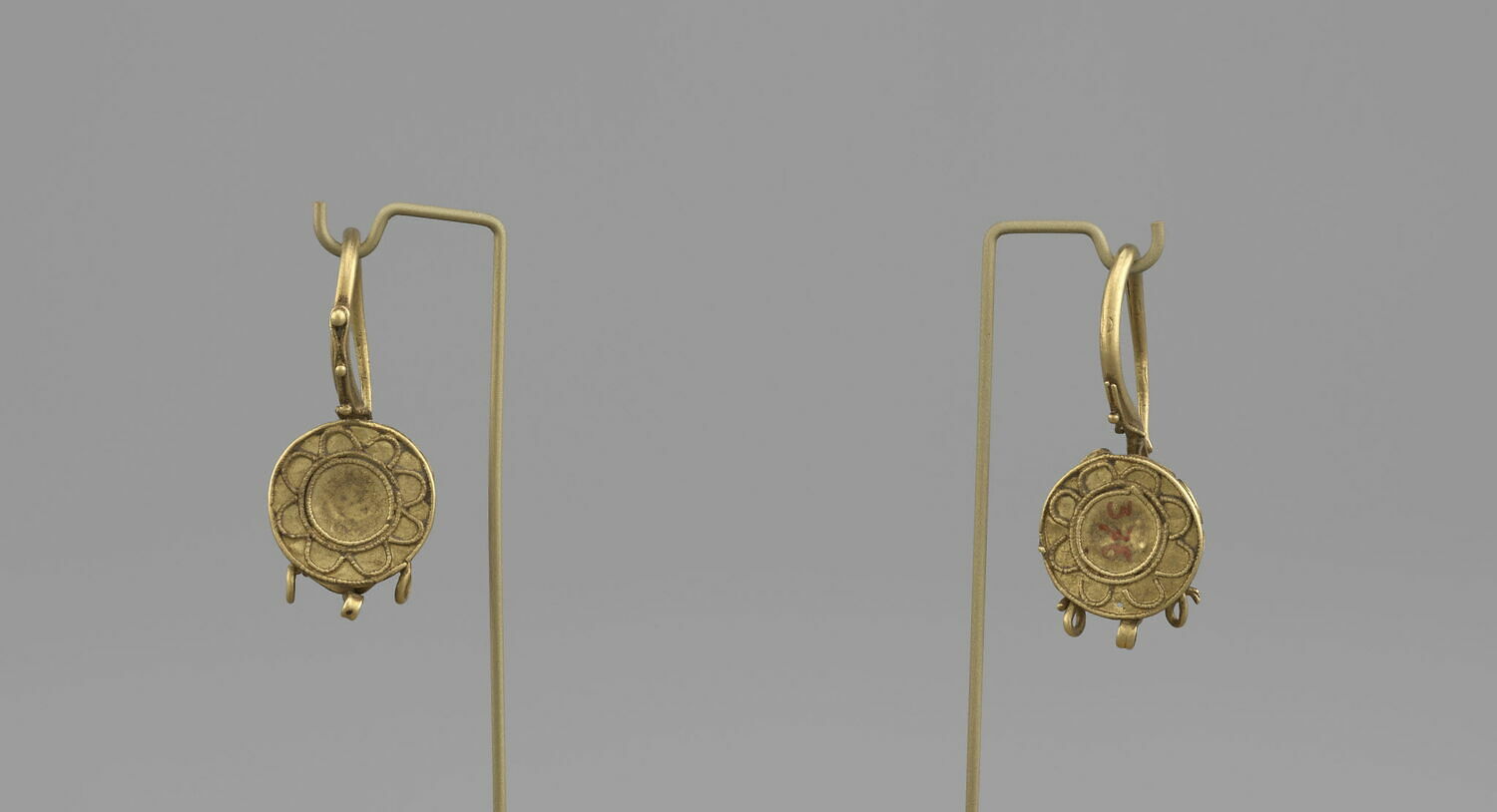 Paire de boucles d’oreilles à panier (anneau en S)