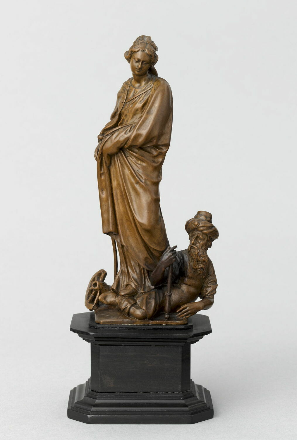 Statuette : sainte Catherine d'Alexandrie