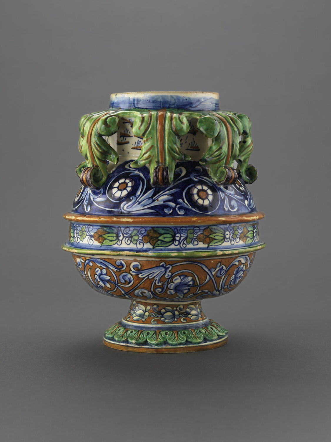 Vase à deux anses : décor floral