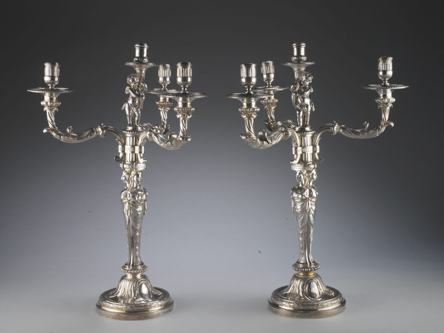 Flambeau à quatre bras de lumière, du service du roi d'Angleterre et de Hanovre George III d'une paire (OA 10610)