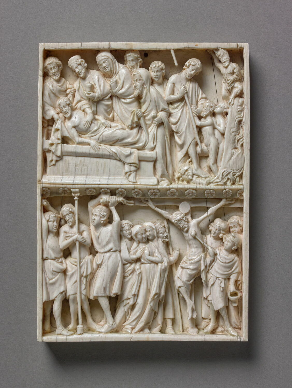 Feuillet gauche d'un diptyque à rosettes et à deux registres : Ensevelissement du Christ, Descente aux Limbes ; Flagellation, Crucifixion
