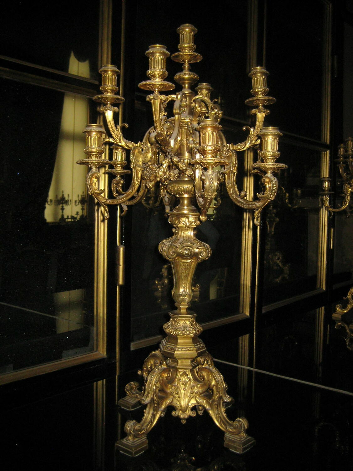 Candélabre à onze lumières.