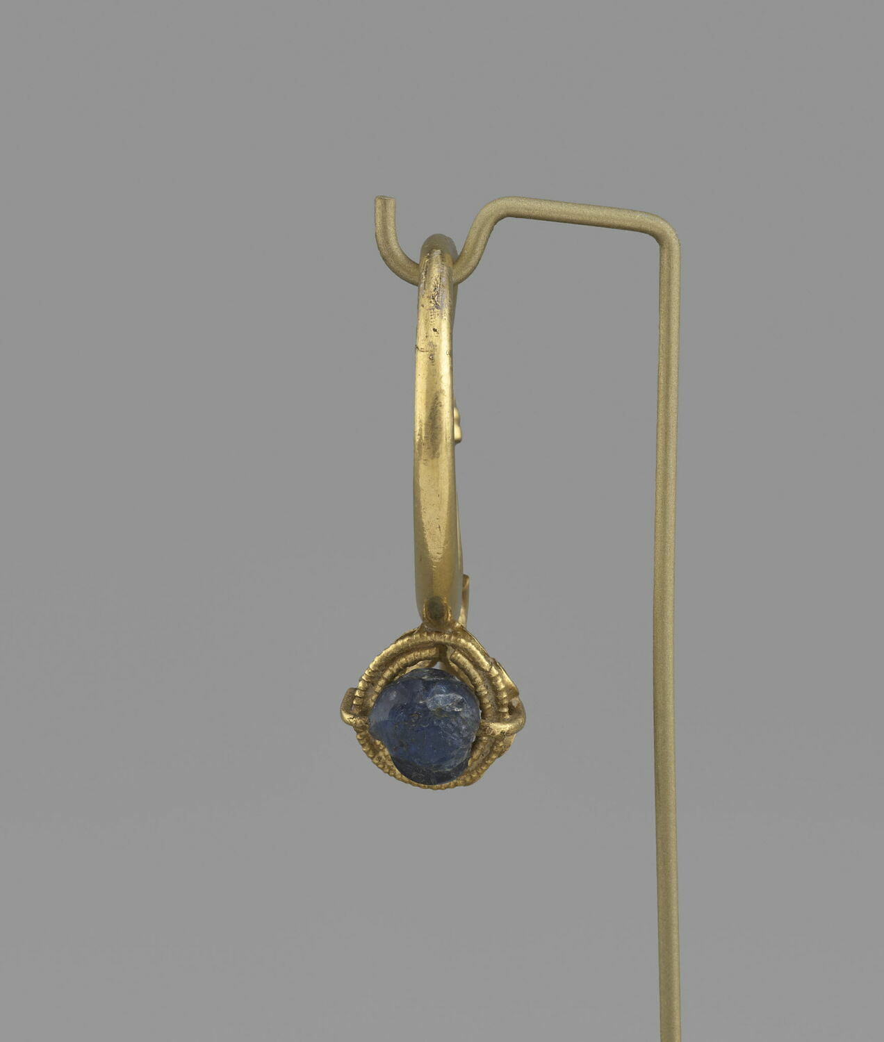 Boucle d'oreille à pendeloque