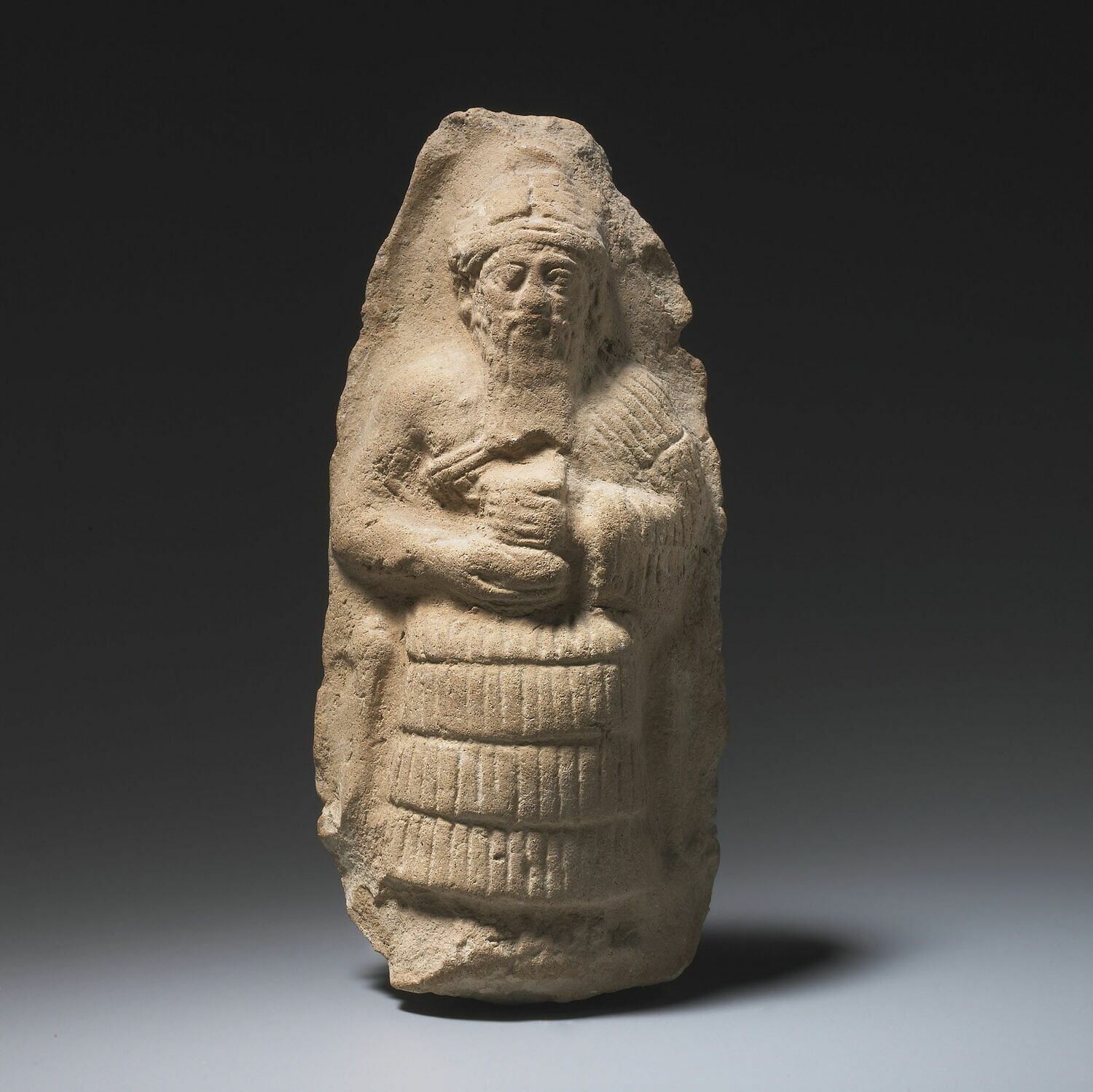 figurine, Ur III (?) (XXIe s (?) ; 1e moitié IIe mill (?)) et Isin-Larsa (?) (-2112 - -2004 et -2004 - -1500)
