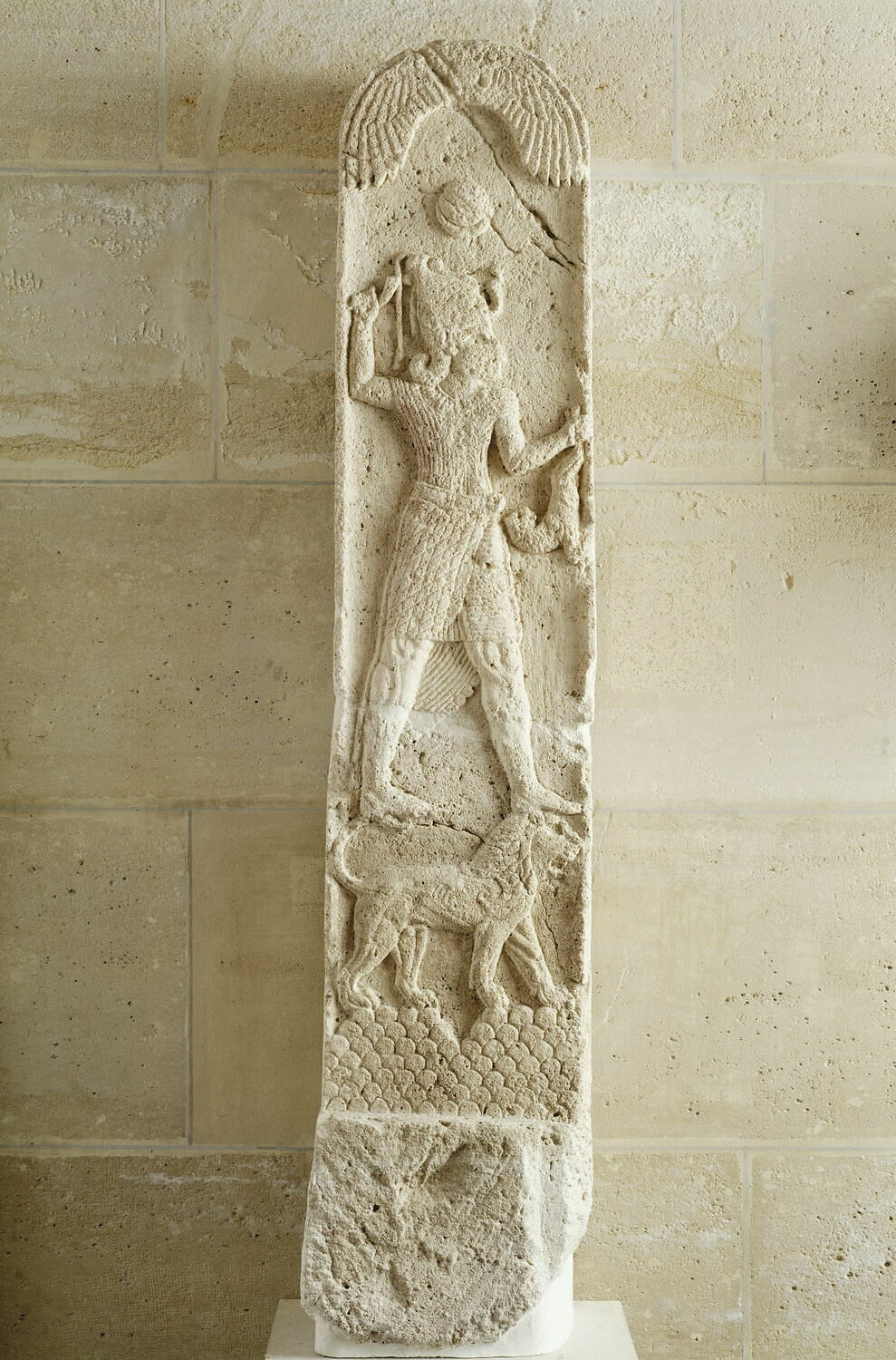 Stèle dite "d'Amrit", Phénicien (850-750 J. - C. (stèle)) et Ve s. av. J.-C. (Ve s av. J-C. (inscription)) (-850 - -750 et -500 - -400)