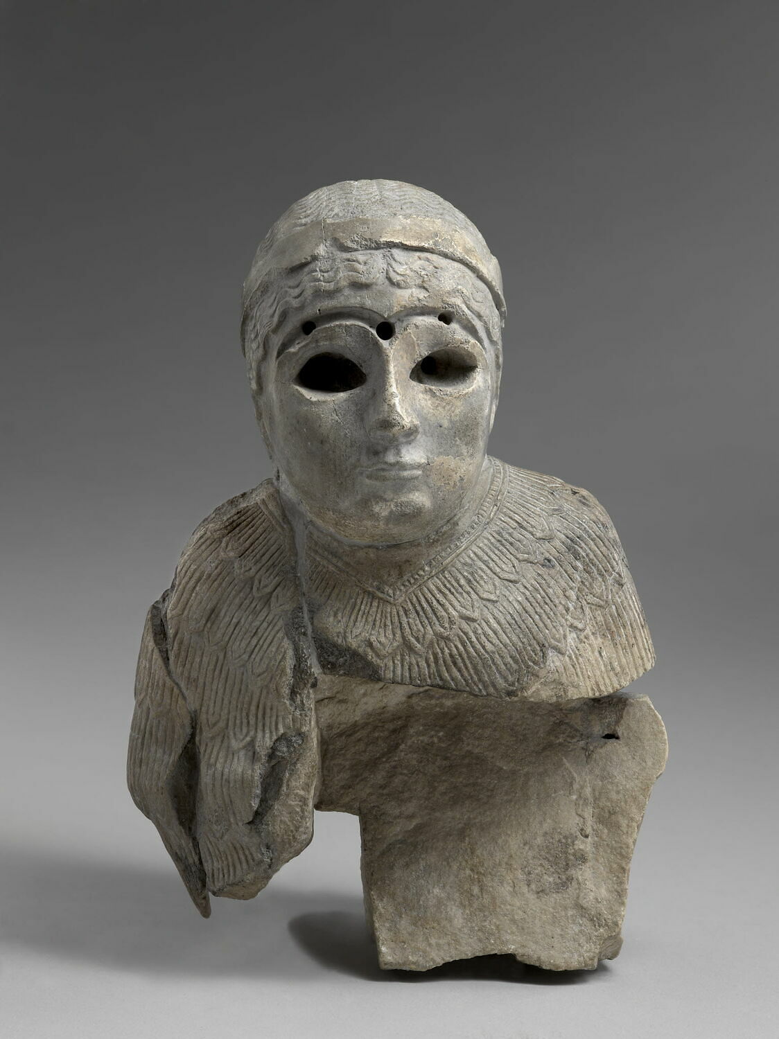 Statuette de femme, Akkad (2350-2200 av. J-C.) et Néo-sumérien (?) (-2340 - -2200 et -2250 - -2000)