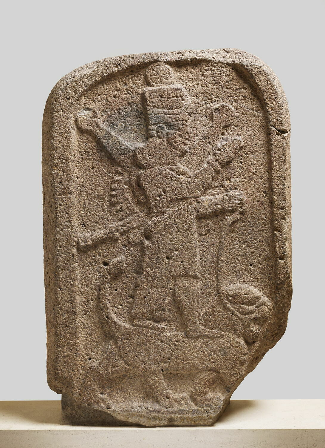 Stèle : Ishtar d'Arbèles montée sur son lion, VIIIe s. av. J.-C. (?) (-800 - -700)