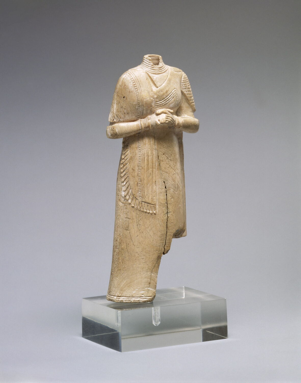 Figurine: femme debout, Dynastie des Sukkal-mah (-2000 - -1500)