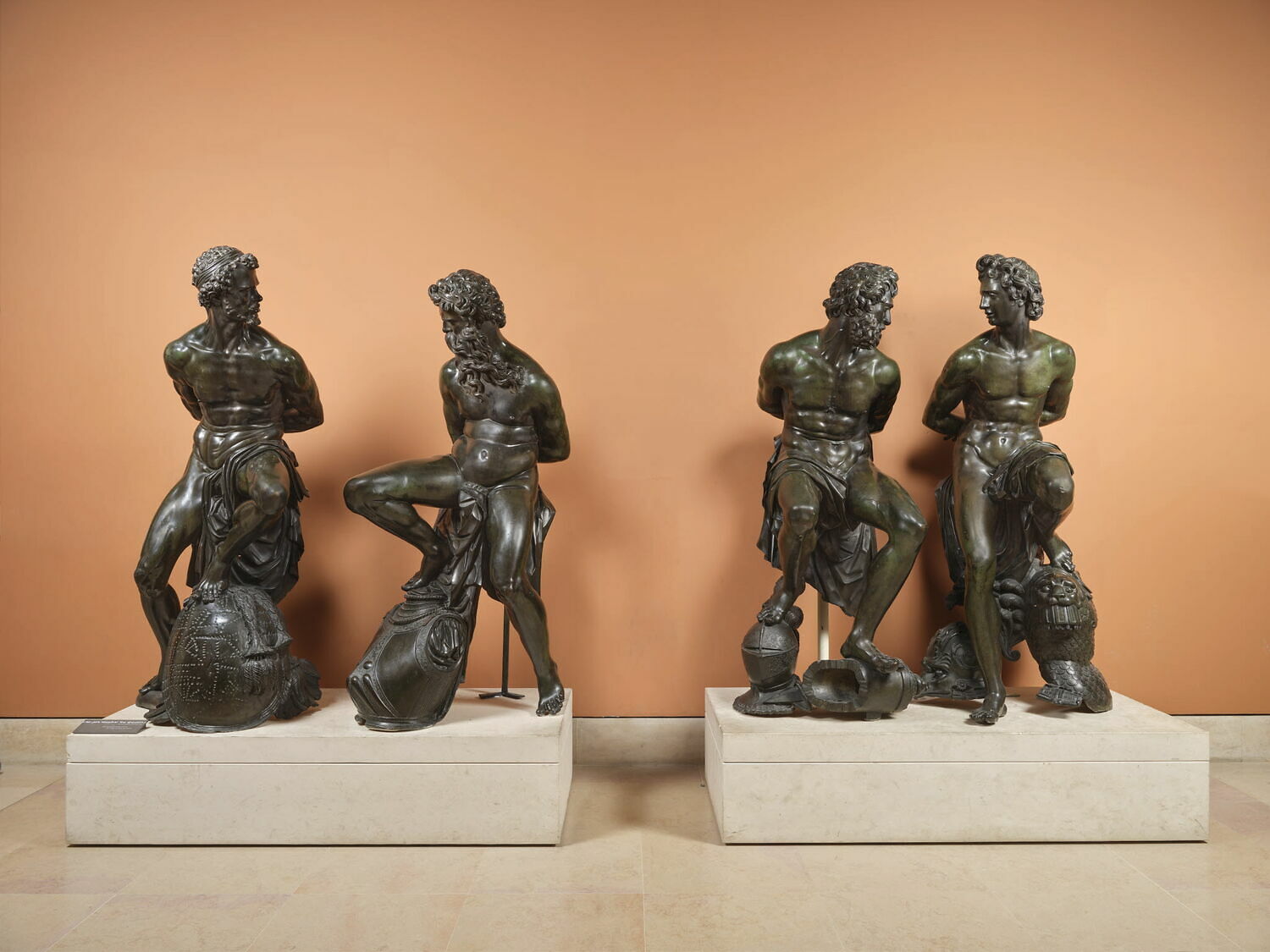 Captifs provenant du décor du piédestal de la statue équestre d'Henri IV sur le Pont-Neuf, 1618