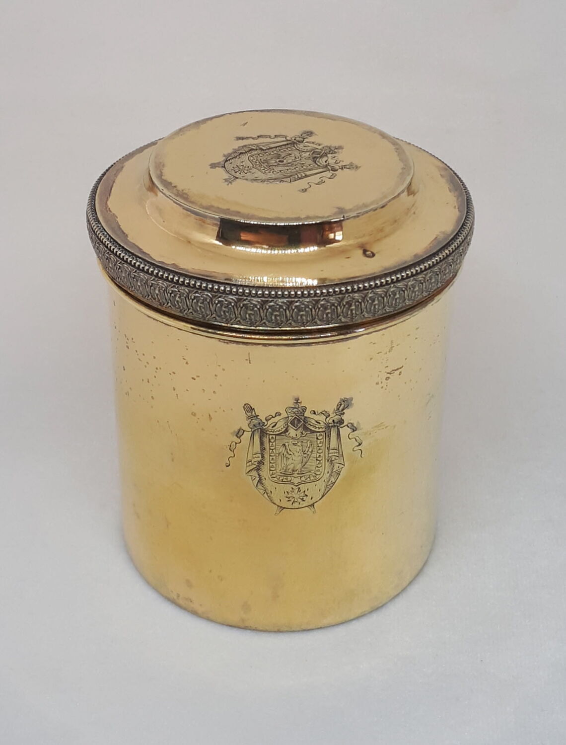 Boîte cylindrique du nécessaire de Napoléon Ier puis du tsar Alexandre Ier