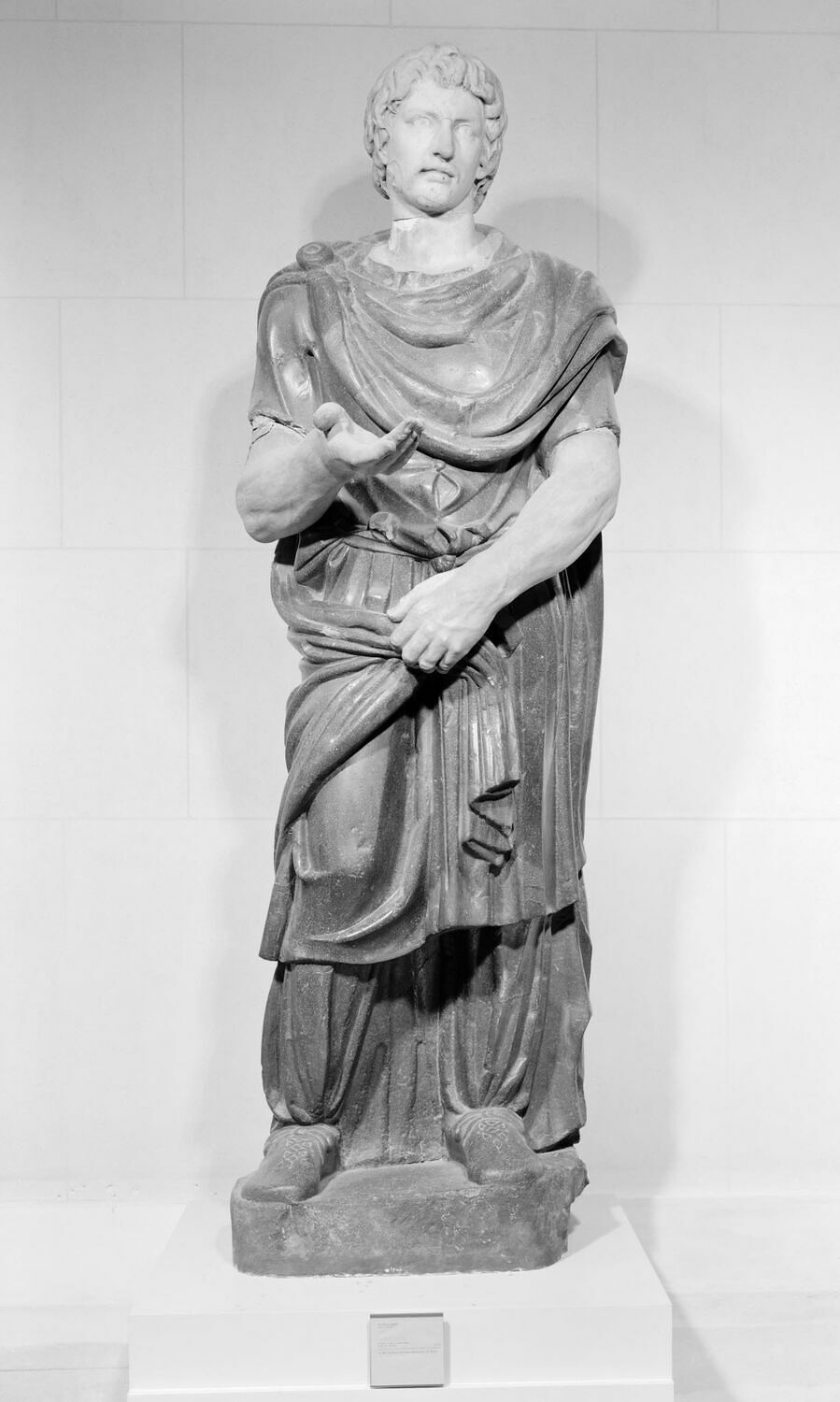 Prisonnier barbare, romain impérial

Date de création/fabrication : 1e quart IIe s. ap. J.-C. (100 - 125)