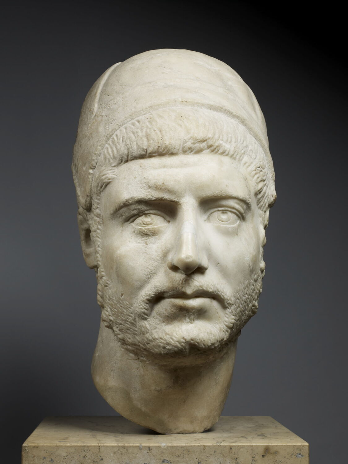 statue, romain impérial

Date de création/fabrication : 3e quart IIIe s. ap. J.-C. (debut) (250 - 265)