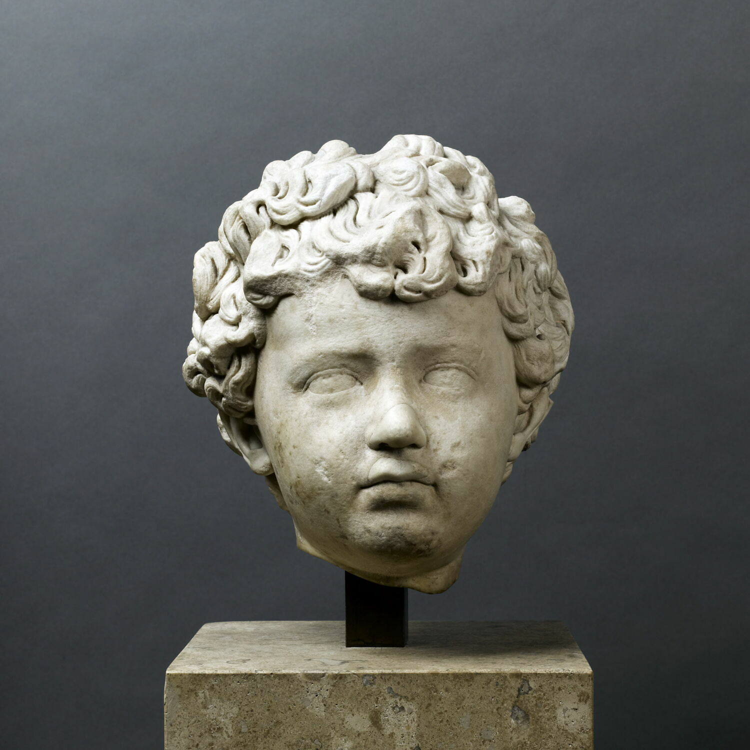 statue, romain impérial

Date de création/fabrication : 2e quart IIe s. ap. J.-C. (pas Lucius Vérus d'après Fittschen) (vers 140)