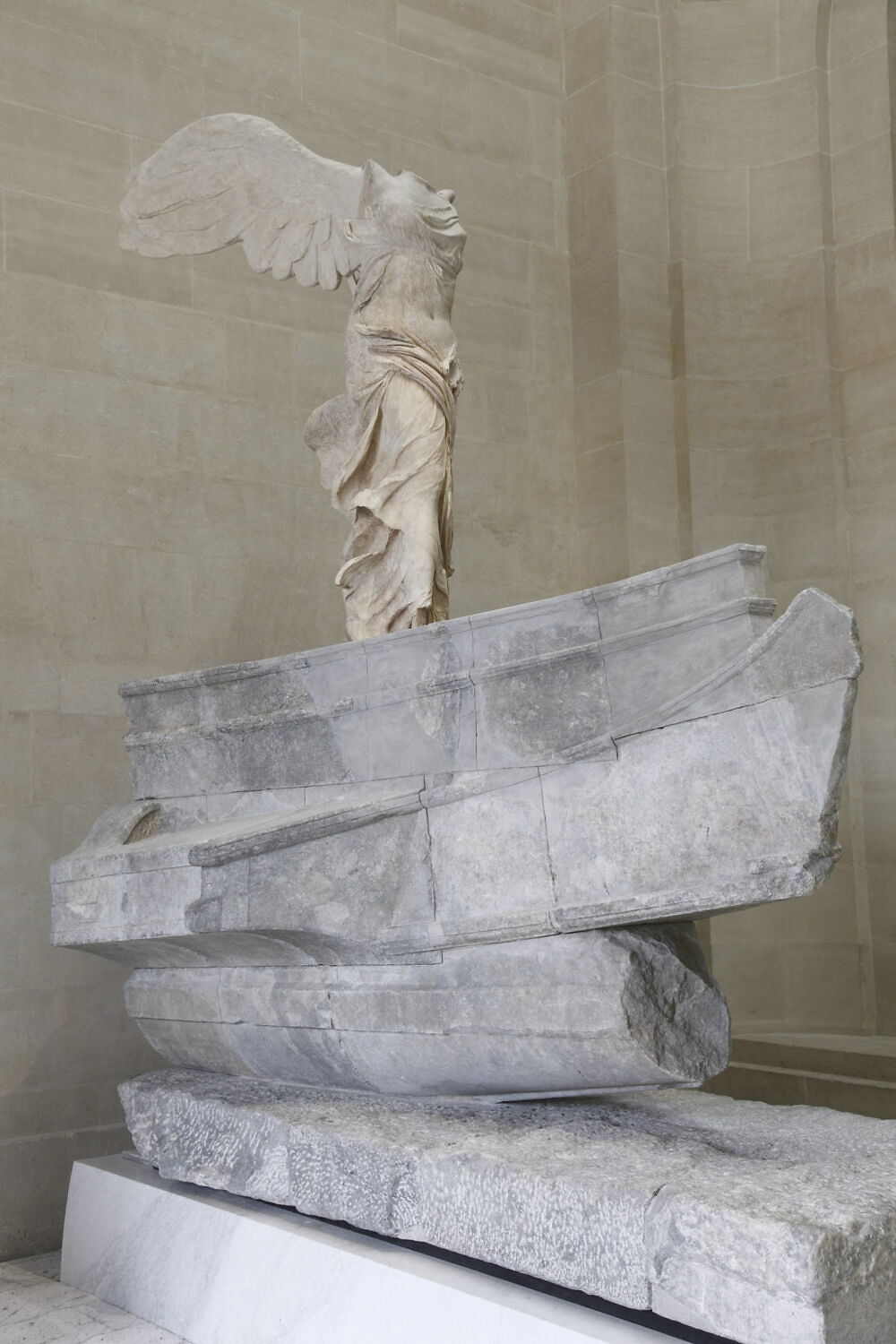 Victoire de Samothrace Louvre Collections