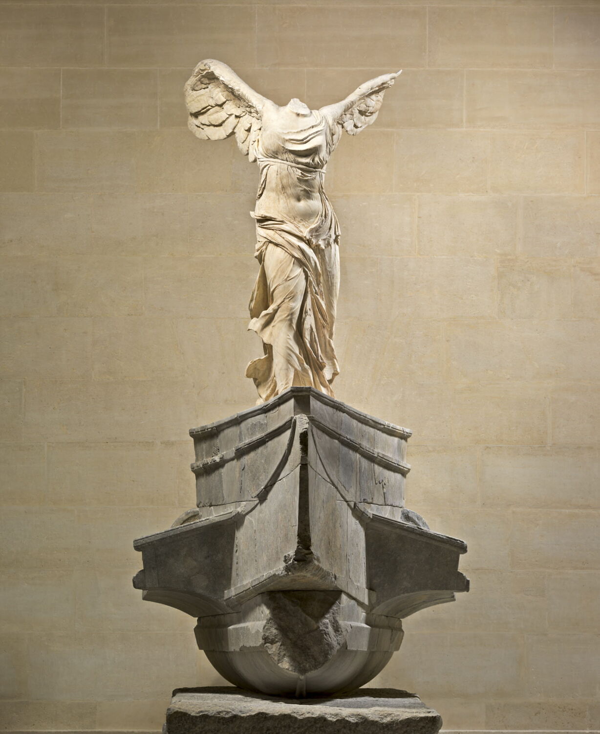 Victoire de Samothrace Louvre Collections