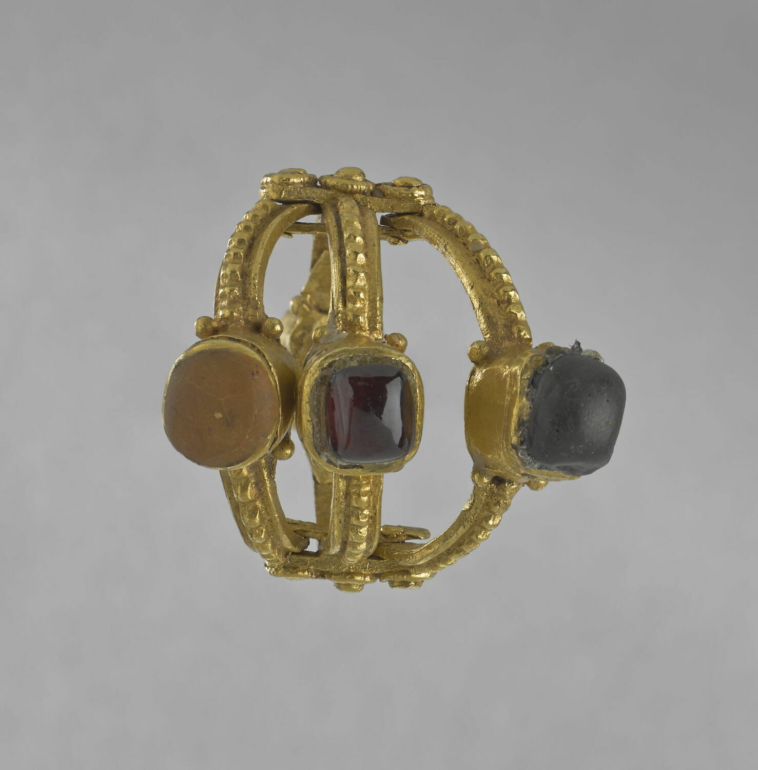 bague - Louvre site des collections