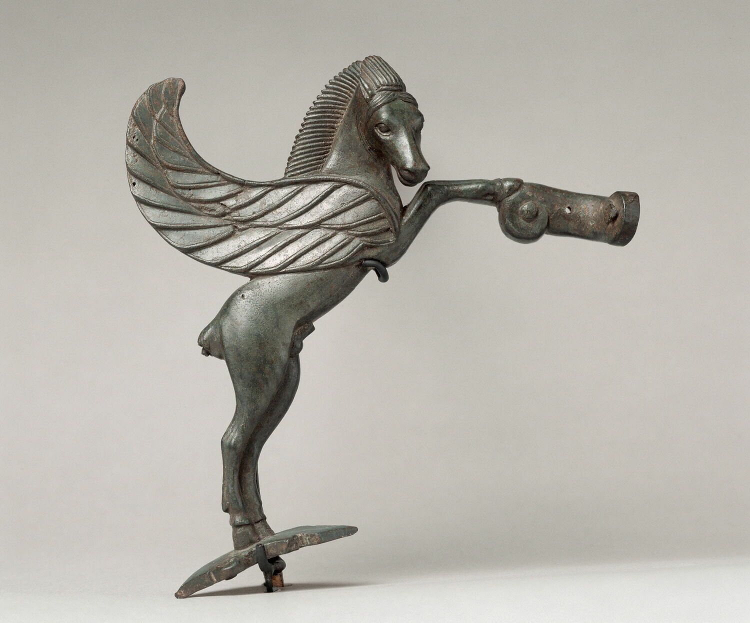statuette ; anse, archaïque

Date de création/fabrication : 3e quart VIe s. av. J.-C. (-550 - -525)