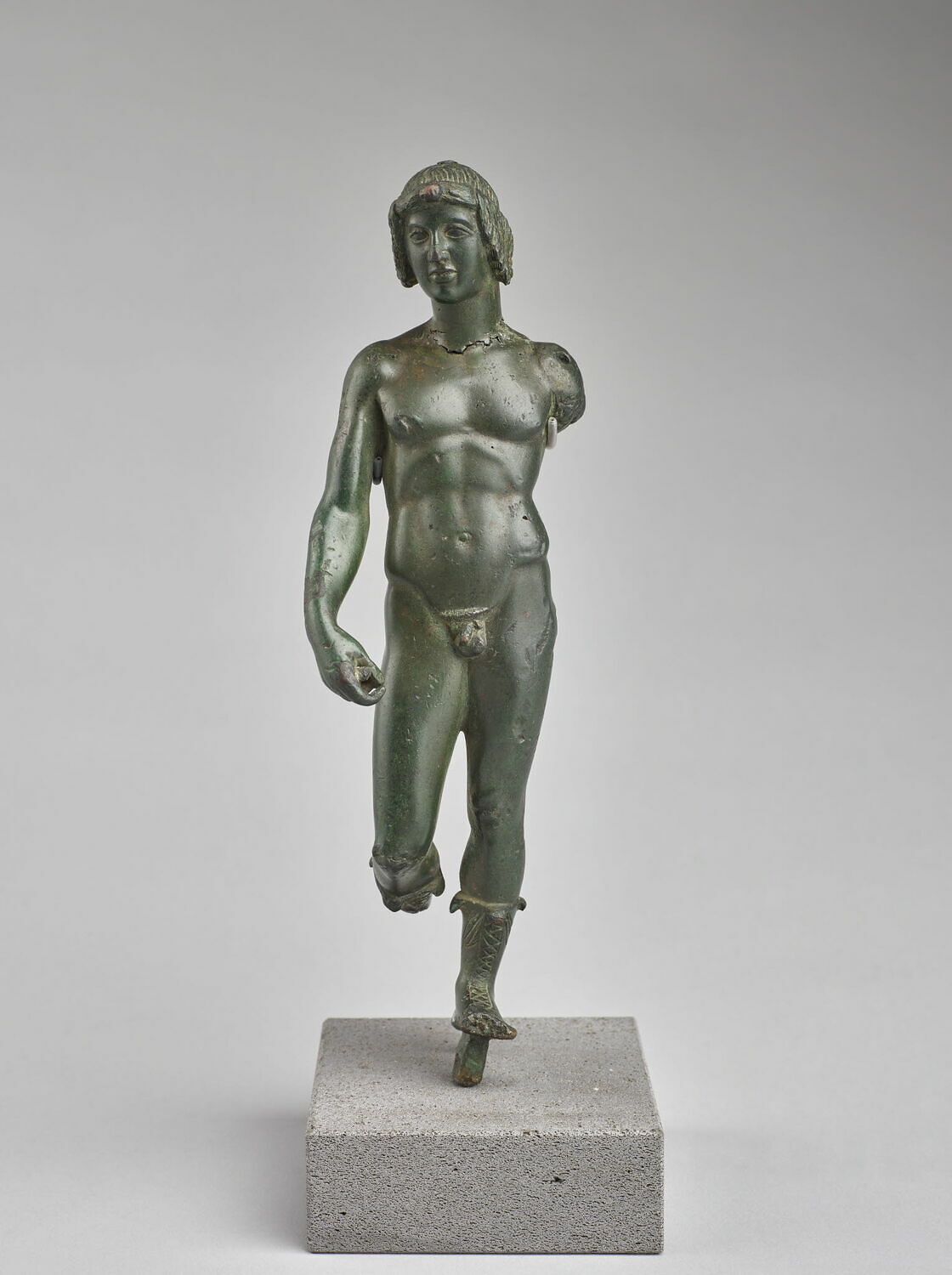 statuette, classique

Date de création/fabrication : 2e quart Ve s. av. J.-C. (vers -460)