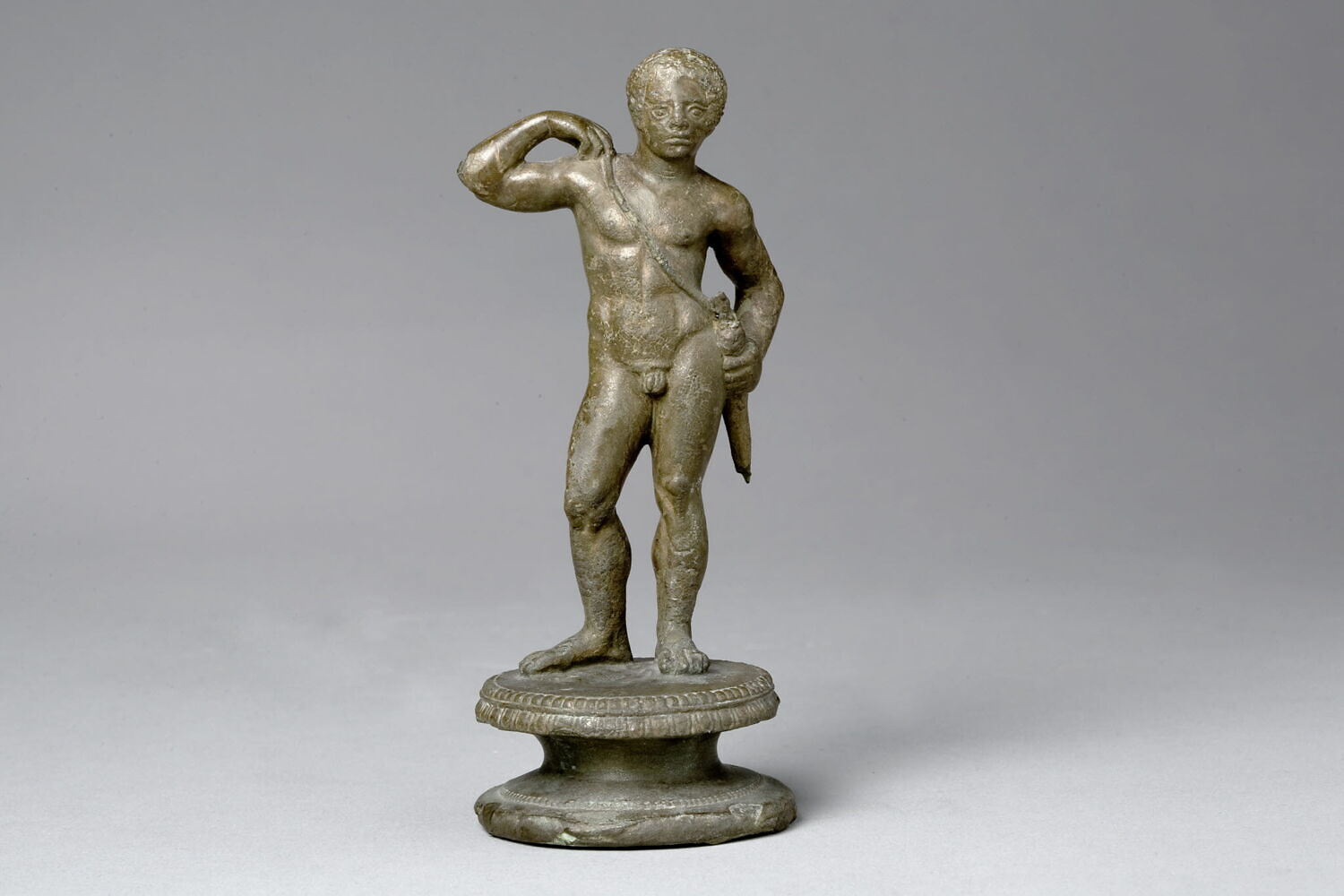 statuette  ; élément de candélabre, classique

Date de création/fabrication : 1e quart IVe s. av. J.-C. (-400 - -370)