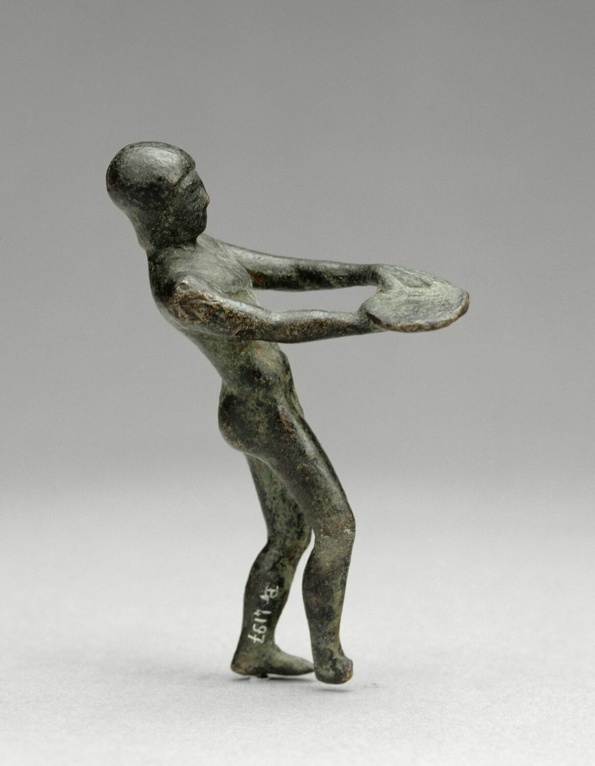 statuette, classique

Date de création/fabrication : 2e quart Ve s. av. J.-C. ; fin ; 3e quart Ve s. av. J.-C. ; début (vers -450)
