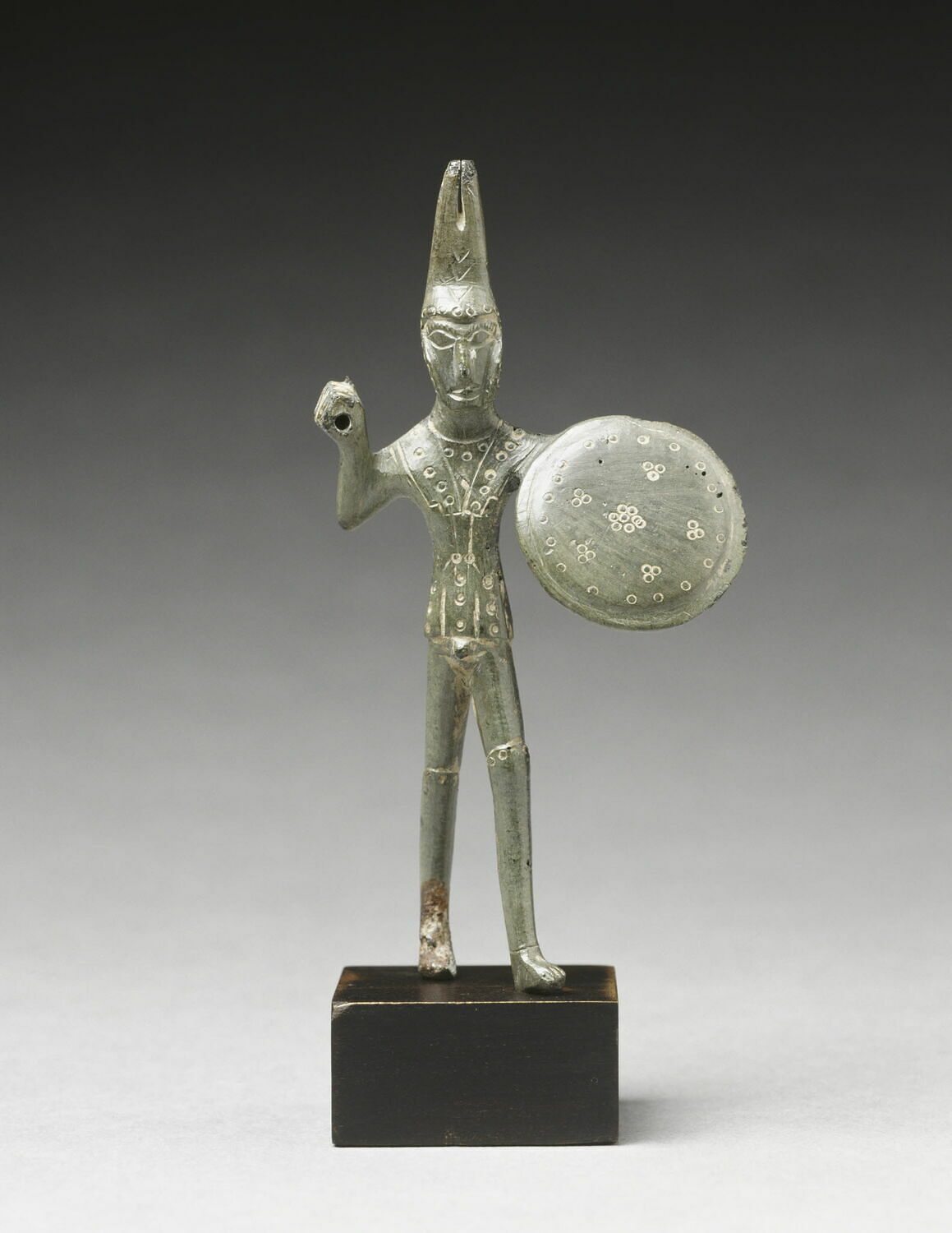 statuette, archaïque

Date de création/fabrication : 4e quart VIe s. av. J.-C. ; 1e quart Ve s. av. J.-C. (vers -525 - -475)