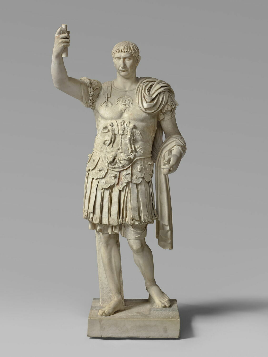 Trajan cuirassé, romain impérial

Date de création/fabrication : 4e quart Ie s. ap. J.-C. ; 1e quart IIe s. ap. J.-C. (époque flavienne (corps) ; entre 108-117 ap. J.-C. (tête) ) (75 - 125)
