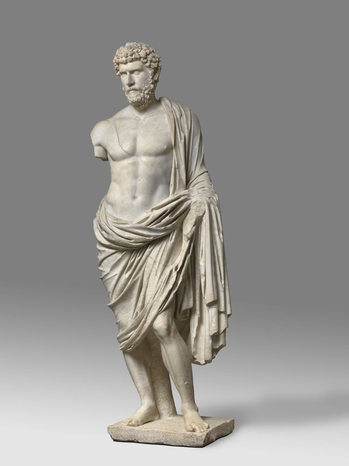 statue, romain impérial

Date de création/fabrication : 2e quart IIe s. ap. J.-C. (tête) (vers 136 - 138)