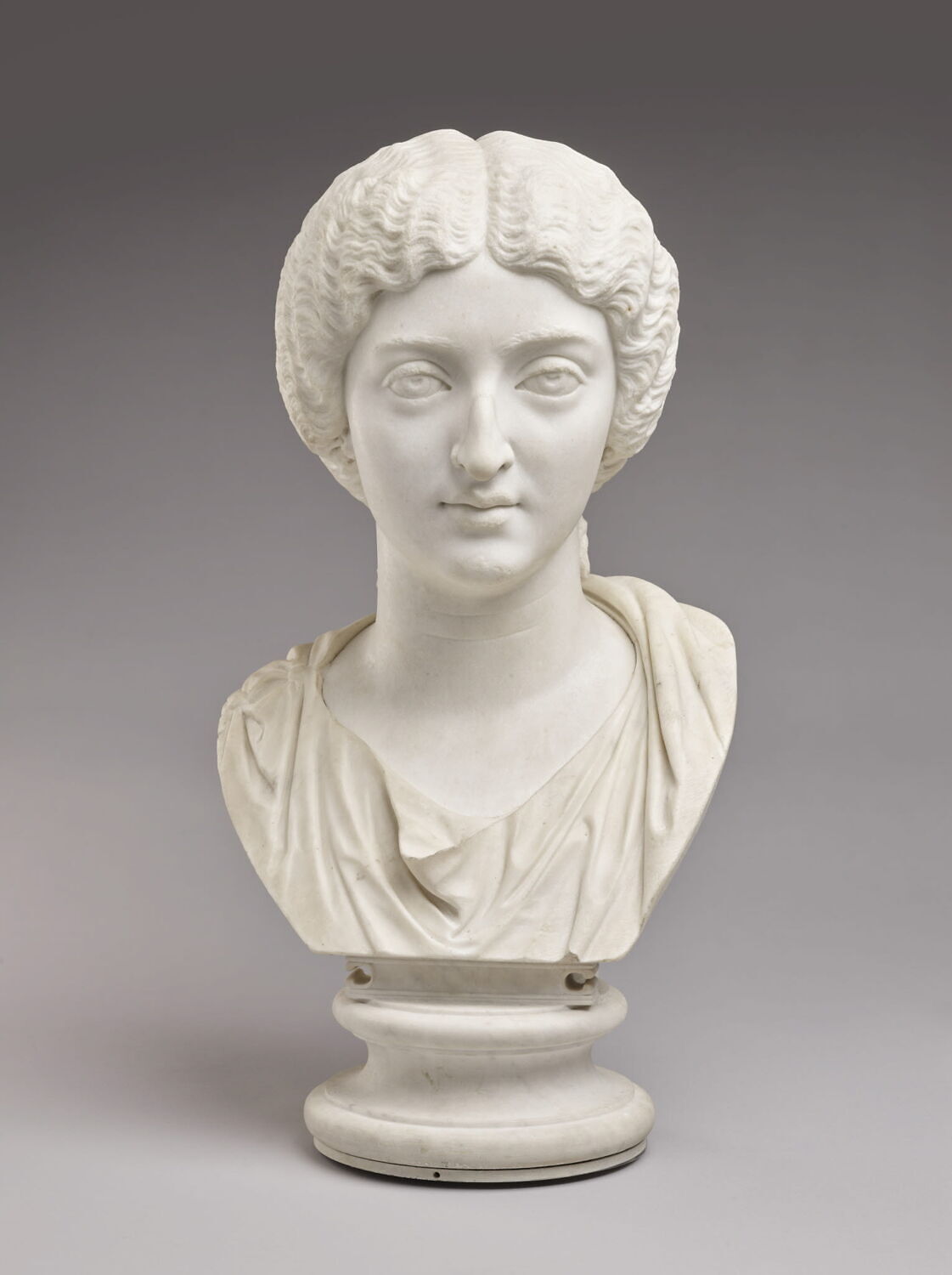 statue, romain impérial

Date de création/fabrication : 4e quart IIe s. ap. J.-C. (portrait posthume, moderne d'après Kersauson) (175 - 200)