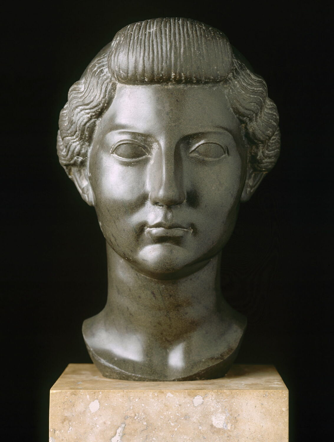 Tête de Livie, romain impérial

Date de création/fabrication : 2e quart Ie s. ap. J.-C. (après 25 - 50)