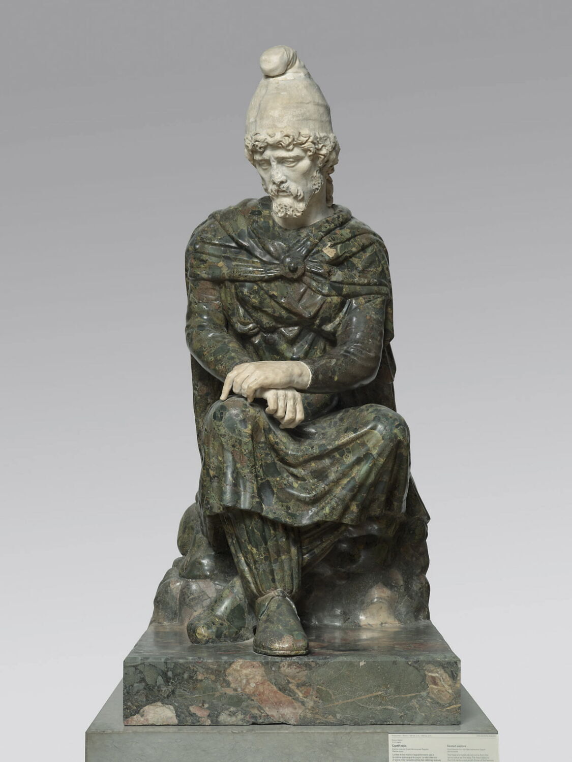 statue, romain impérial

Date de création/fabrication : Ie s. ap. J.-C. ; 4e quart IIe s. ap. J.-C. (Ier s. ap. J.-C. (corps) ; 4e quart IIe s. ap. J.-C. (tête) ) (1 - 200)