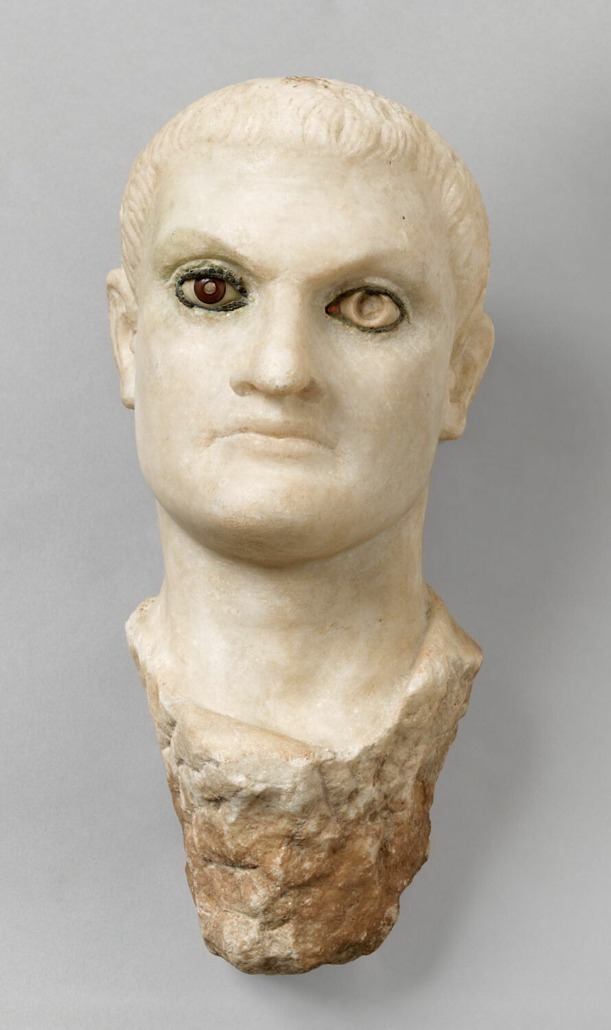 statue, romain impérial

Date de création/fabrication : 4e quart IIIe s. ap. J.-C. ; 1e quart IVe s. ap. J.-C. (?) (275 - 325)