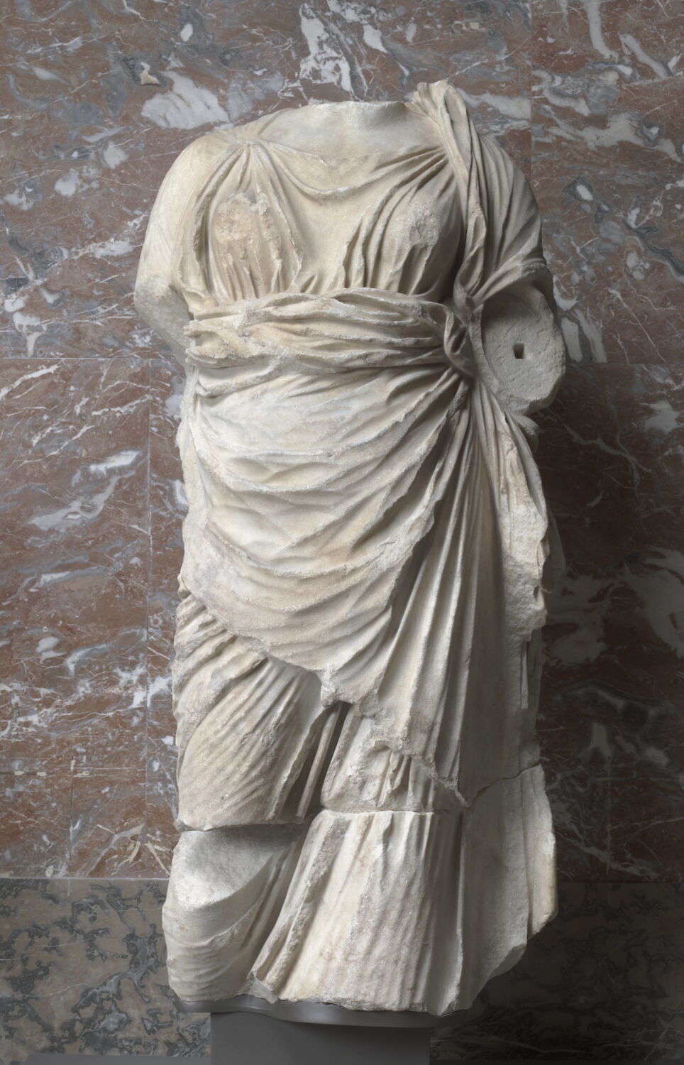 statue, hellénistique

Date de création/fabrication : 2e quart IIIe s. av. J.-C. (d'après Linfert ; IIe s. av. J.-C. - Ie s. av. J.-C. ? d'après Bom) (-275 - -250)