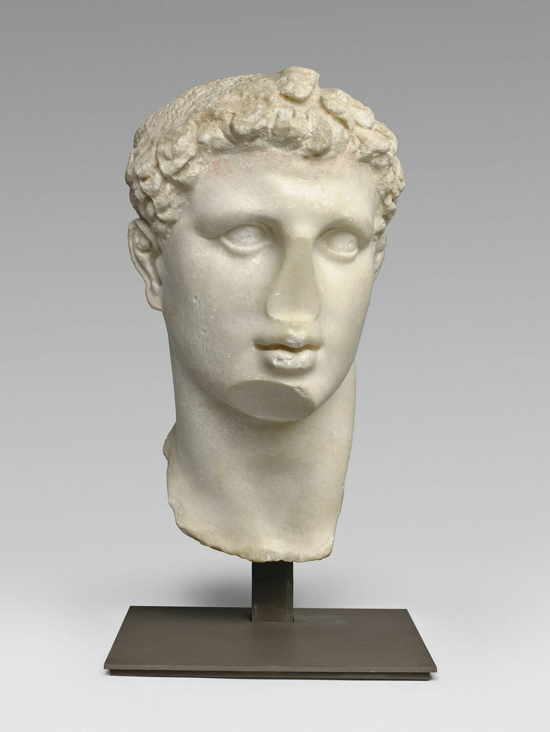 Portrait de Ptolémée IV ?, hellénistique

Date de création/fabrication : 4e quart IIIe s. av. J.-C. (d'après Andreae) (-218 - -217)