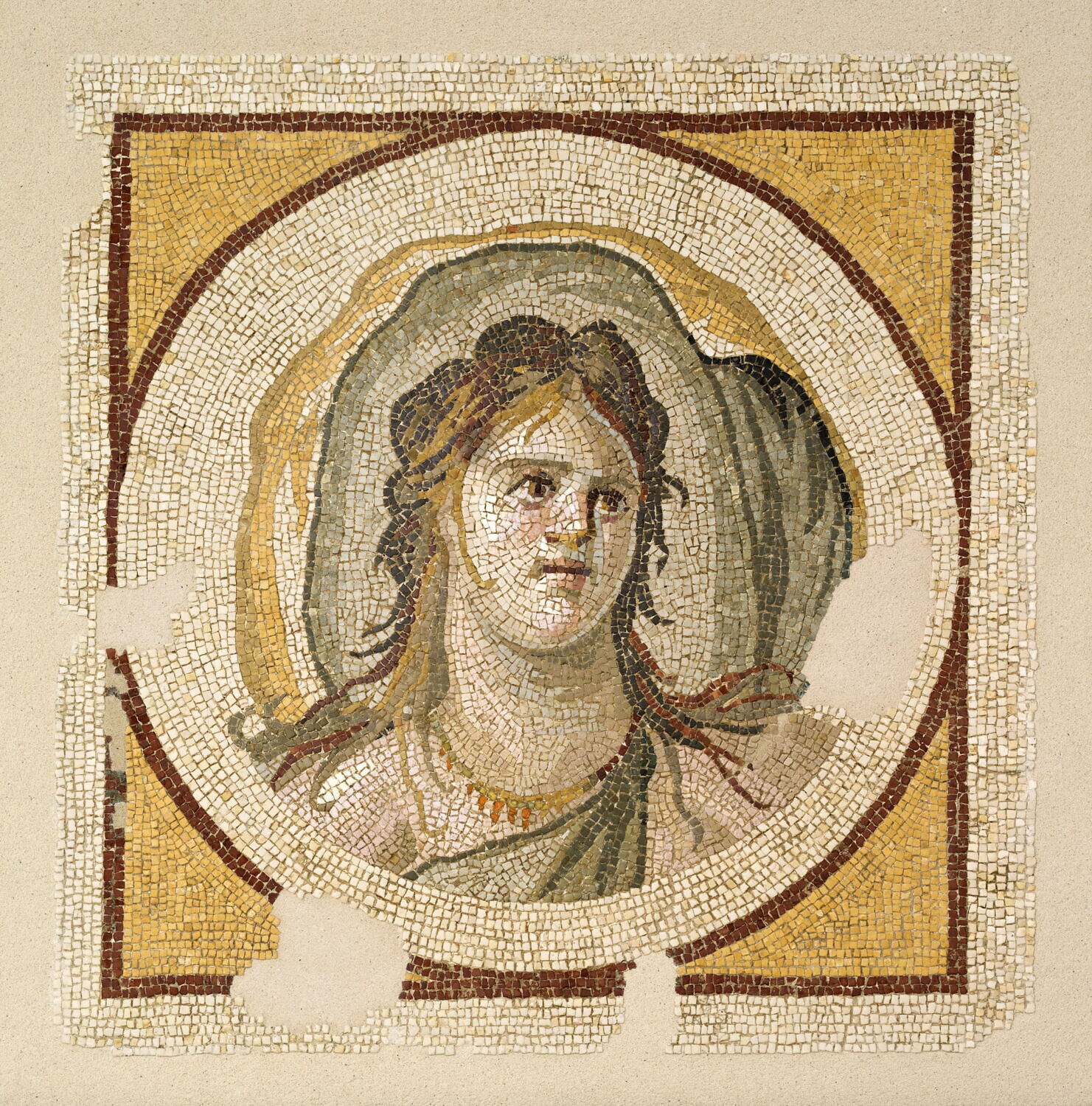mosaïque, romain impérial

Date de création/fabrication : 1e quart IIIe s. ap. J.-C. (?) (200 - 225)