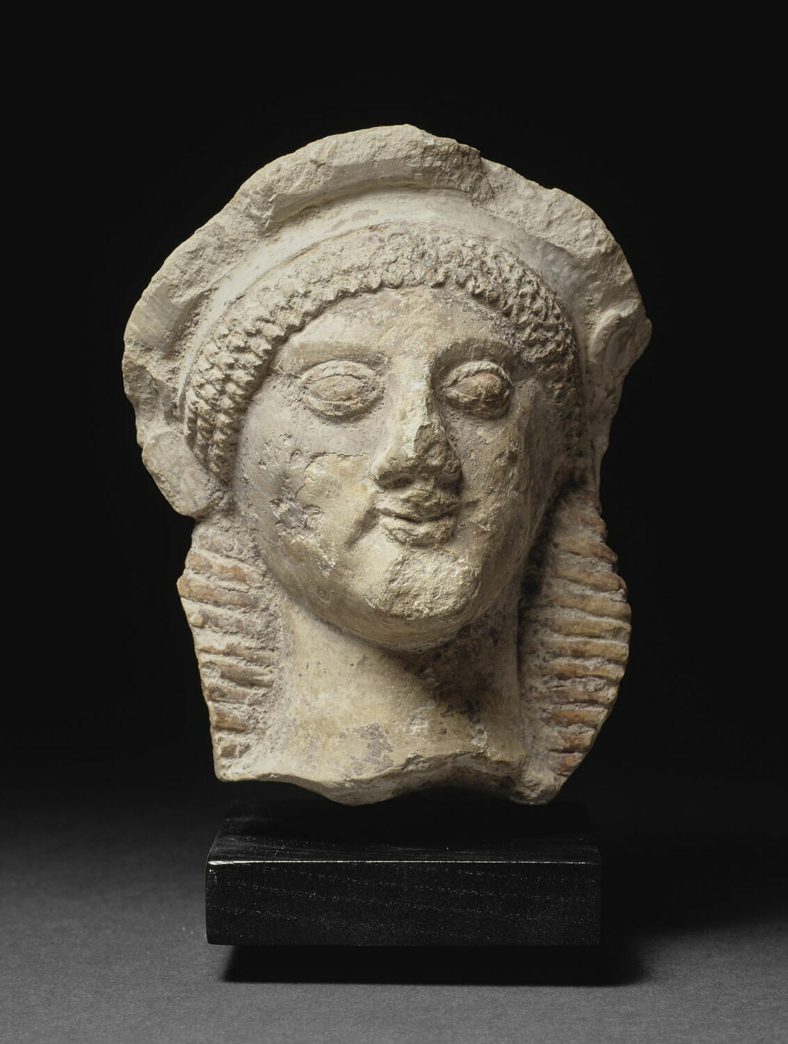 statue, archaïque

Date de création/fabrication : 4e quart VIe s. av. J.-C. (?) (-525 - -500)
