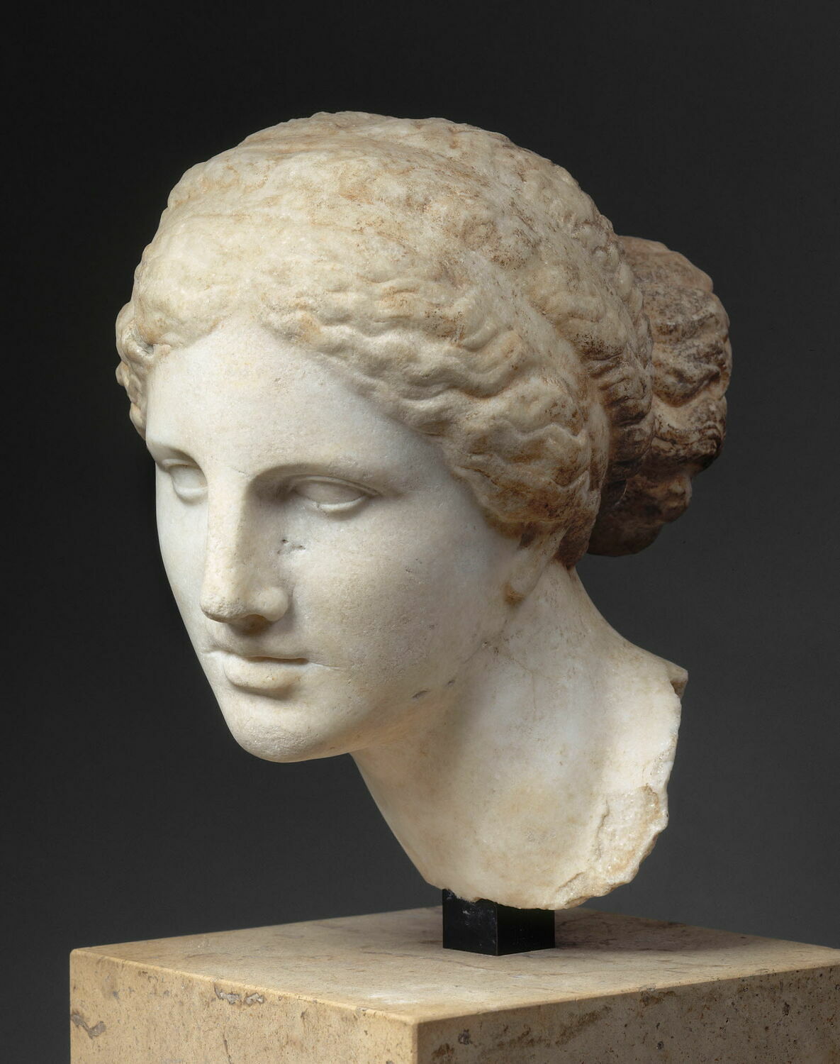 Tête de l'Aphrodite Kaufmann Louvre Collections