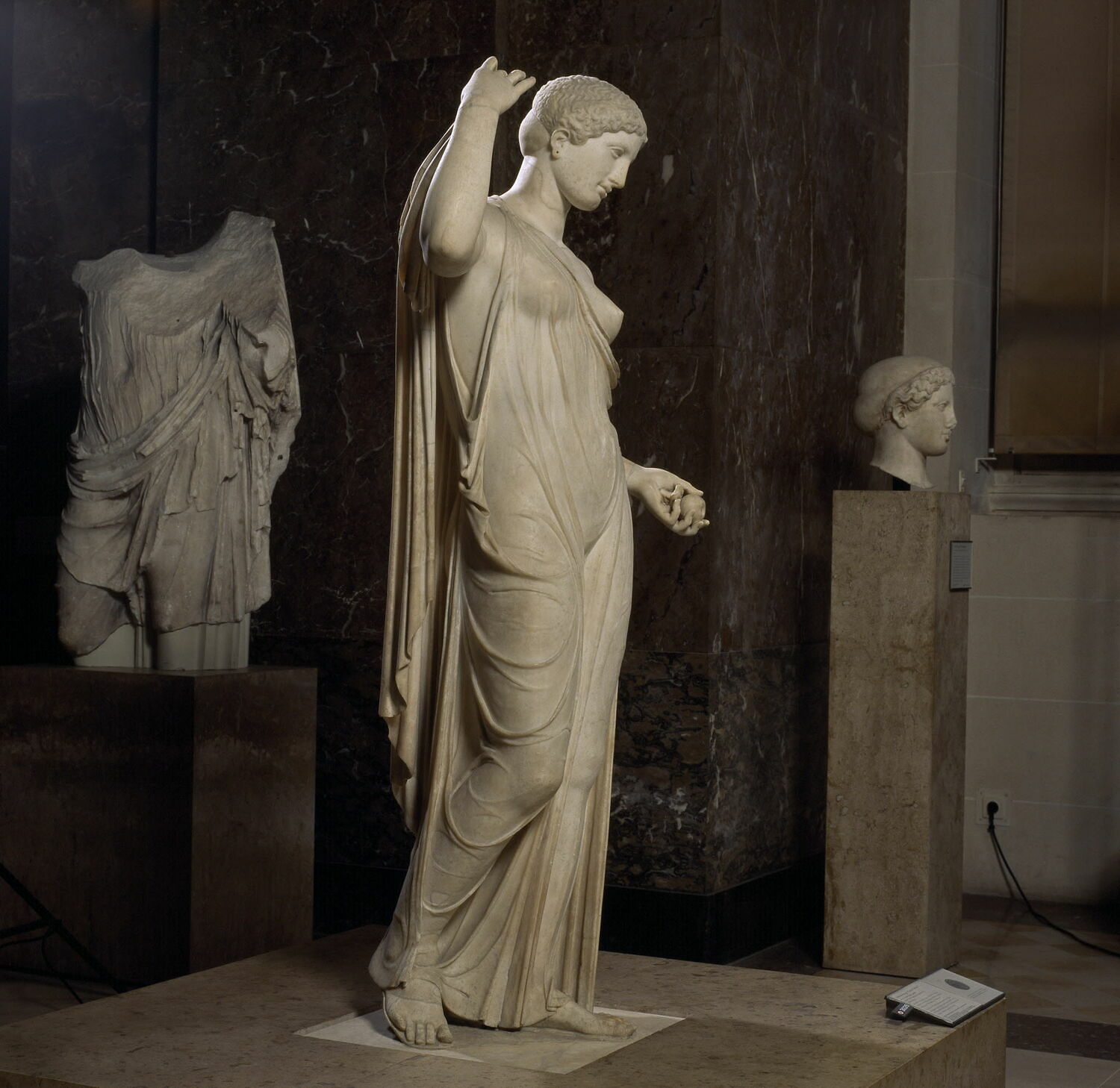 Aphrodite Naples Fr Jus Louvre Collections