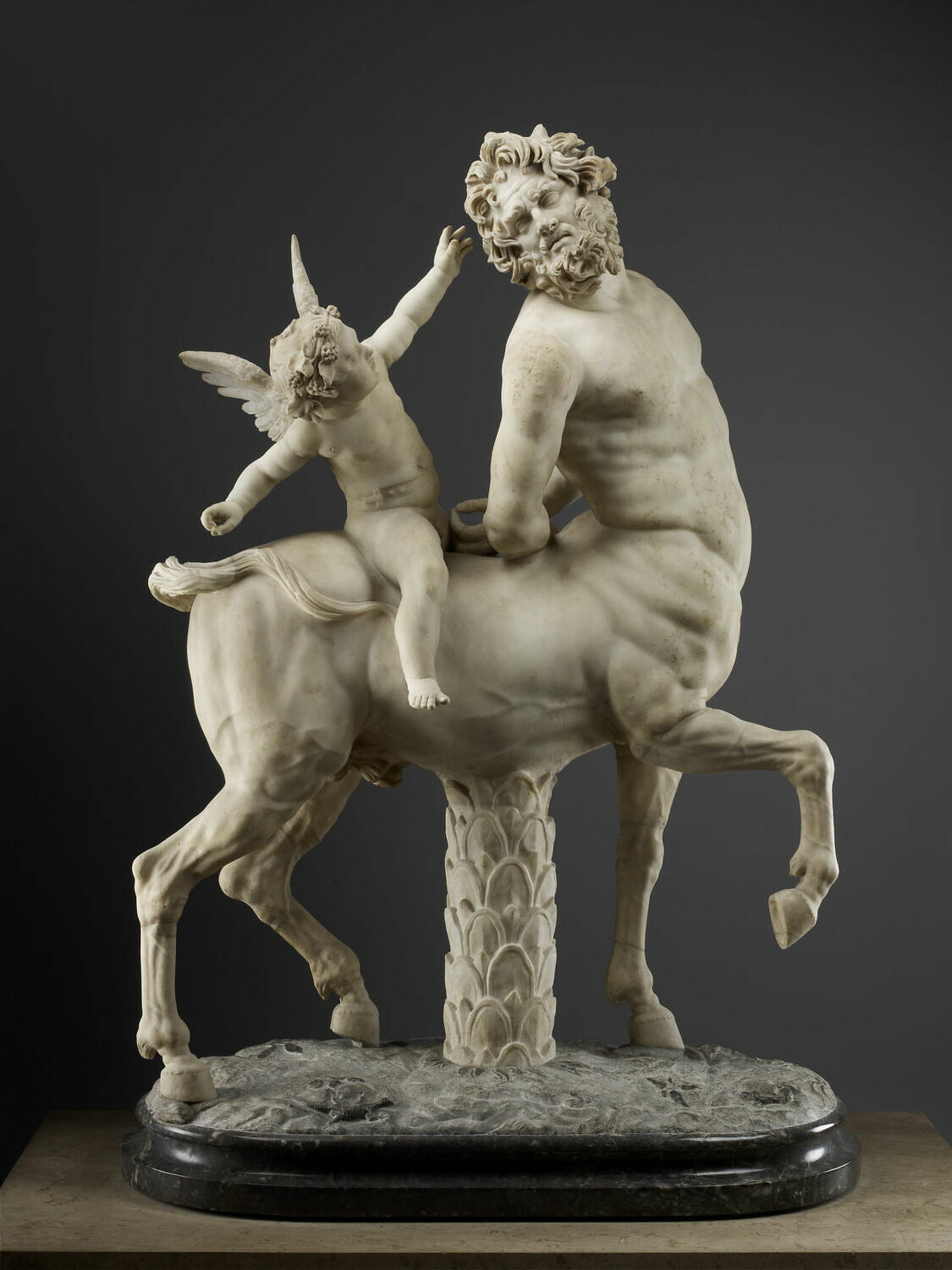 Centaure Borghèse, romain impérial

Date de création/fabrication : IIe s. ap. J.-C. (d'après Muthmann ; époque d'Hadrien ?) (100 - 200)