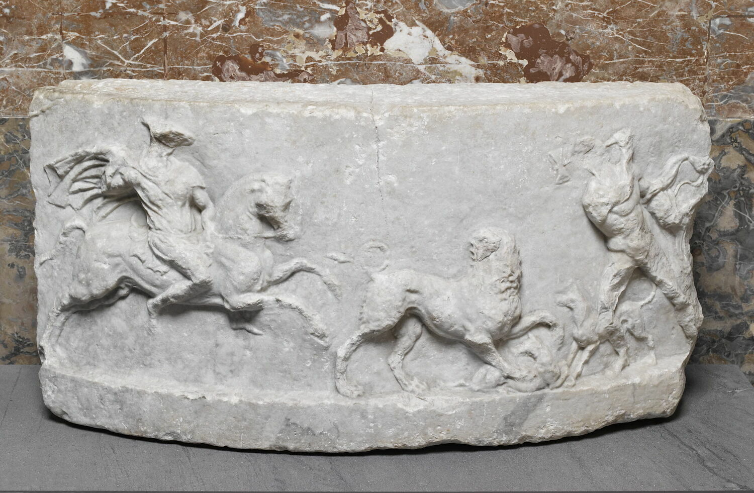 relief, hellénistique

Date de création/fabrication : IIIe s. av. J.-C. (-300 - -200)
