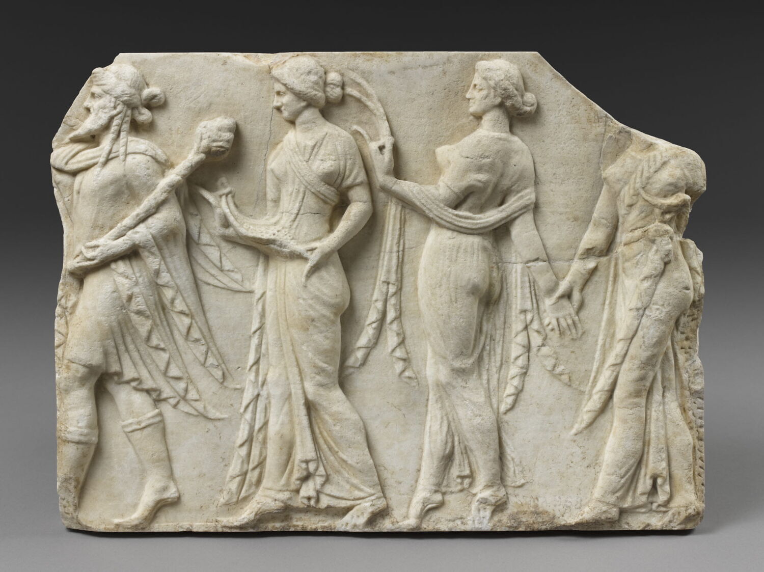 relief, romain républicain ; style néo-attique ; style archaïsant

Date de création/fabrication : 3e quart Ie s. av. J.-C. (-50 - -25)