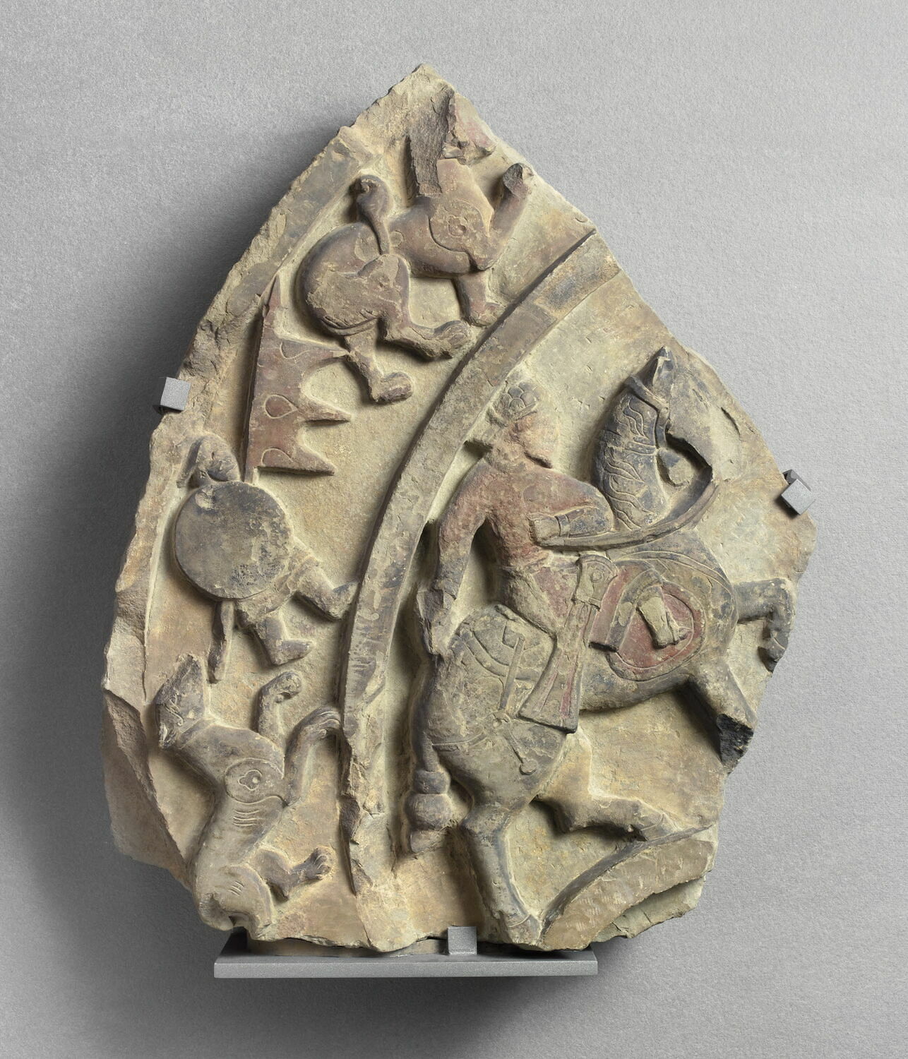 Fragment de tympan au cavalier, XIVe siècle ; XVe siècle (1300 - 1500)