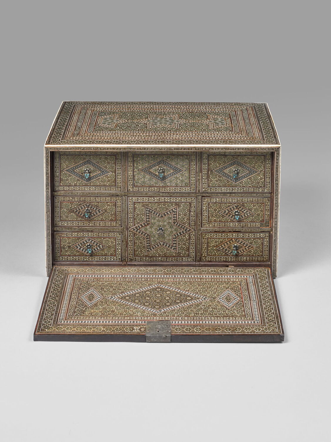 Louvre Set main image 1