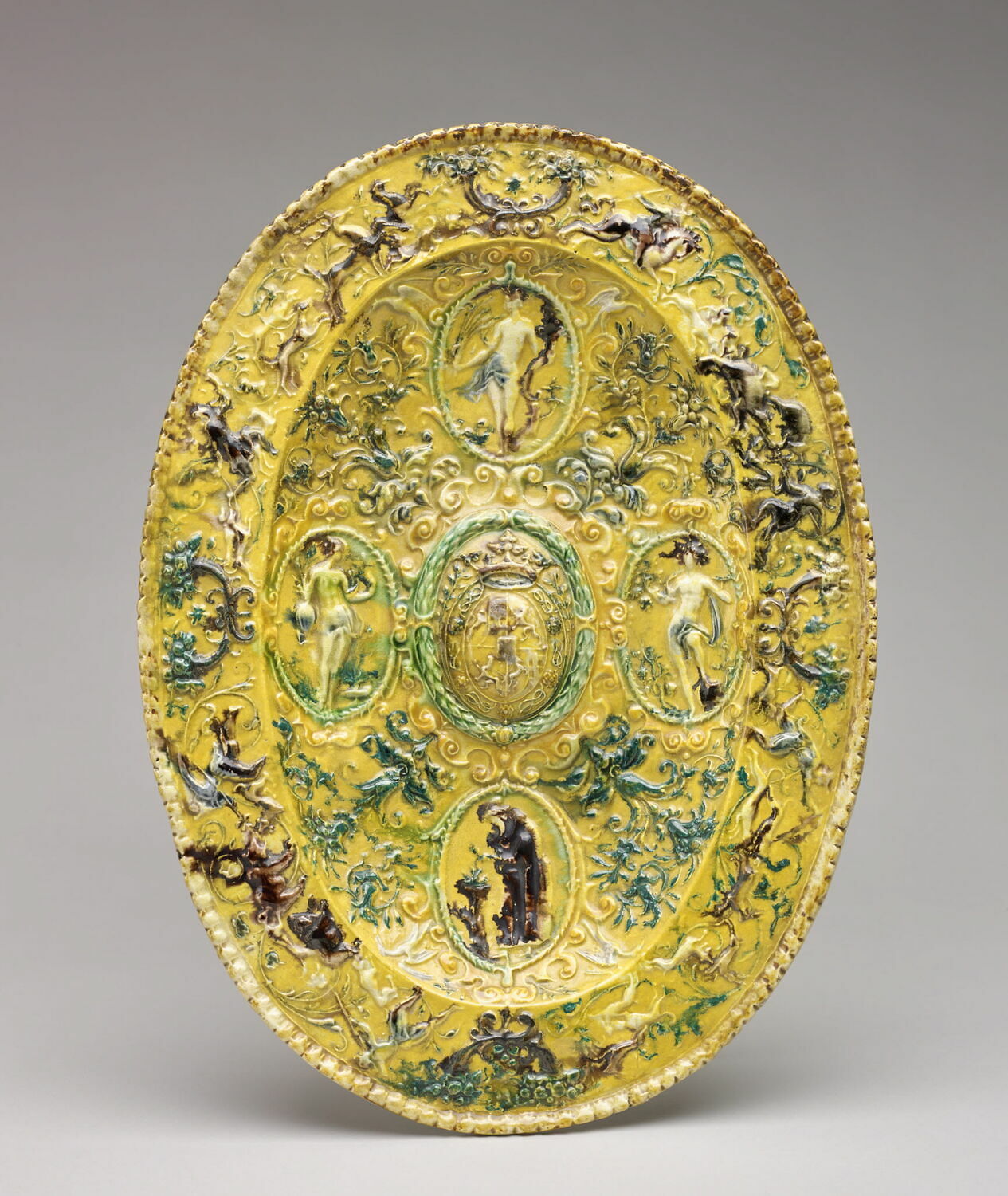 Plat ovale : armoiries de Charles-Emmanuel 1er (1562-1630), duc de Savoie