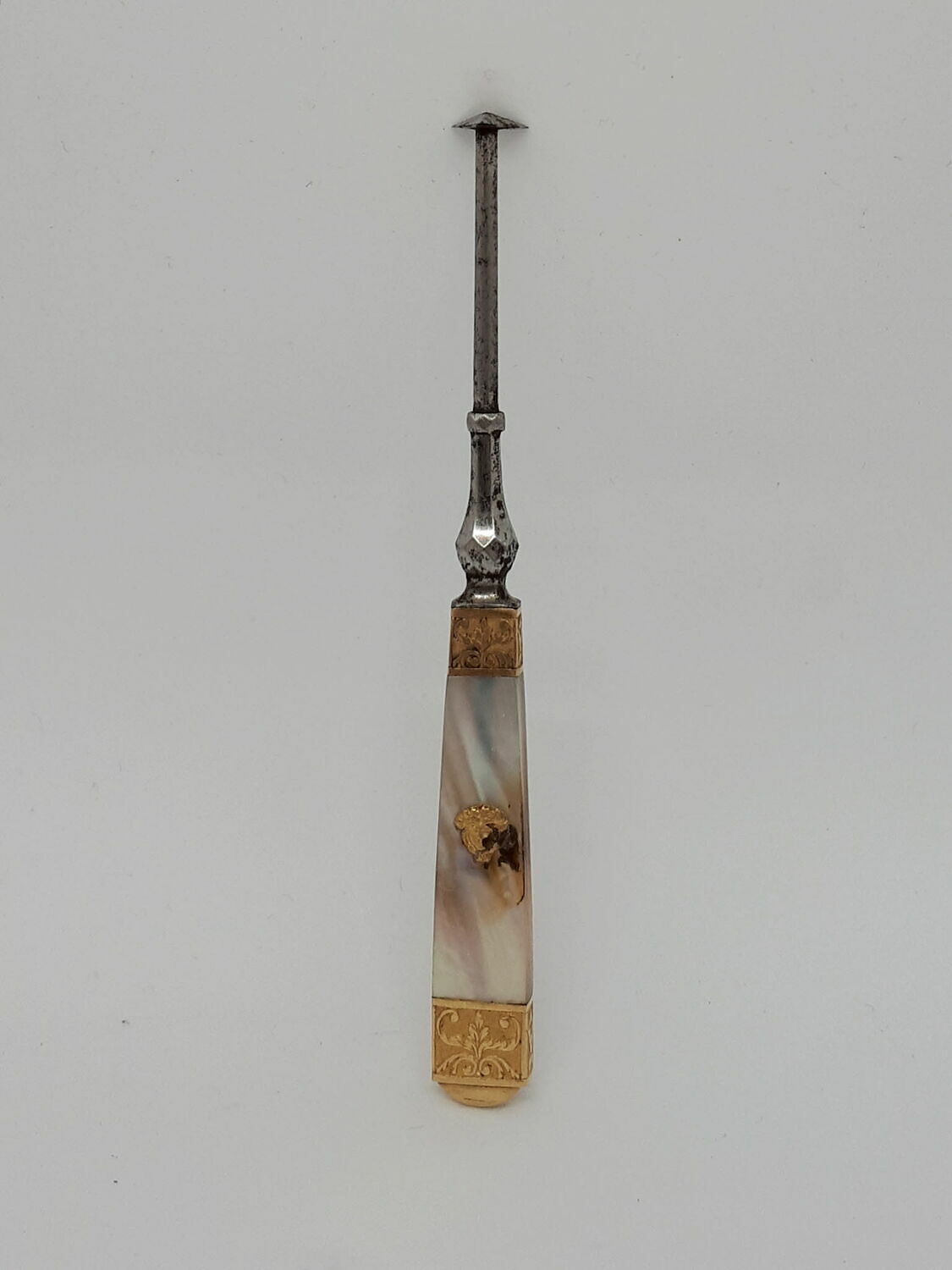 Rugine / instrument à détartrer, du nécessaire